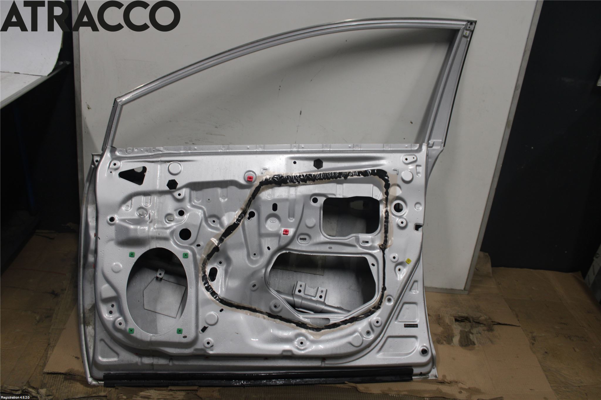 Toyota AVENSIS 09-15 Dør 4D Foran Høyre