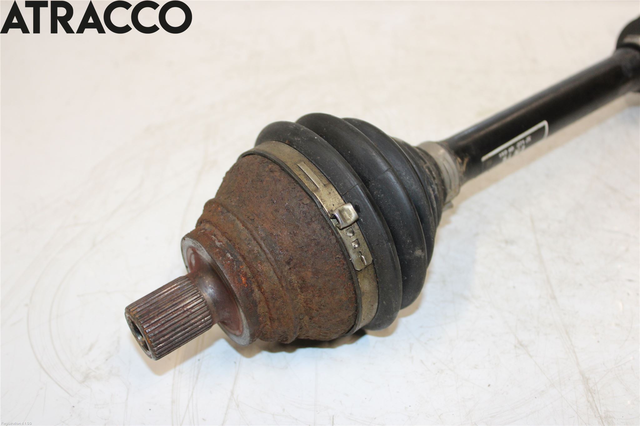 Volkswagen VW TOURAN 10-15 Drivaksel Foran Kompl Venstre