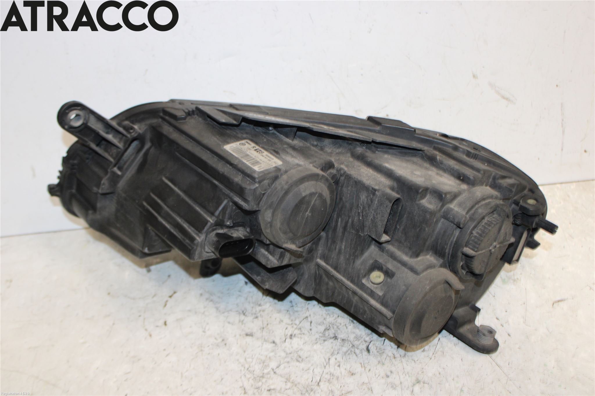 Volkswagen VW PASSAT 11-14 Frontlykt Høyre