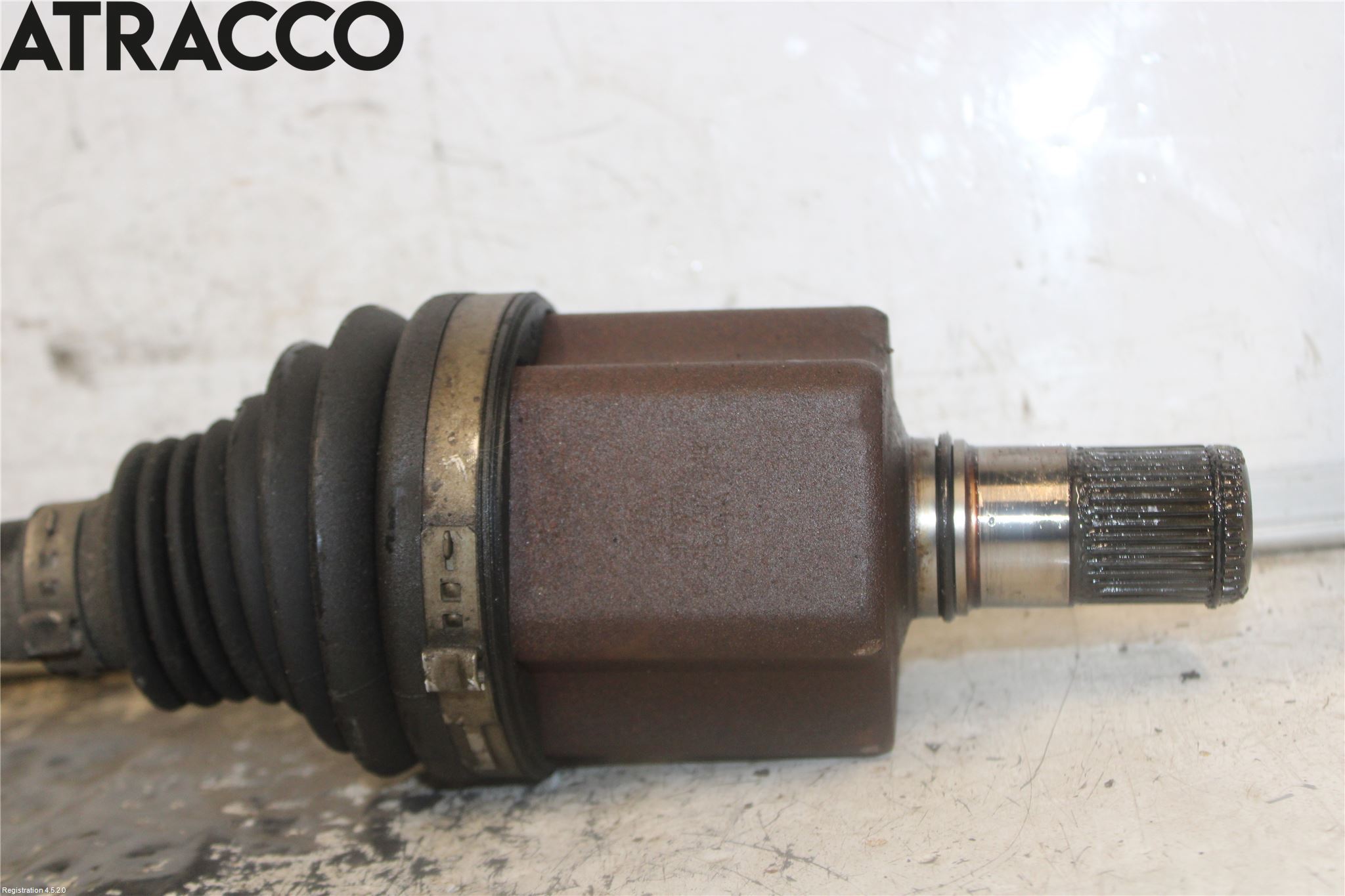 Volkswagen VW PASSAT 15-19 Drivaksel Foran Kompl Venstre