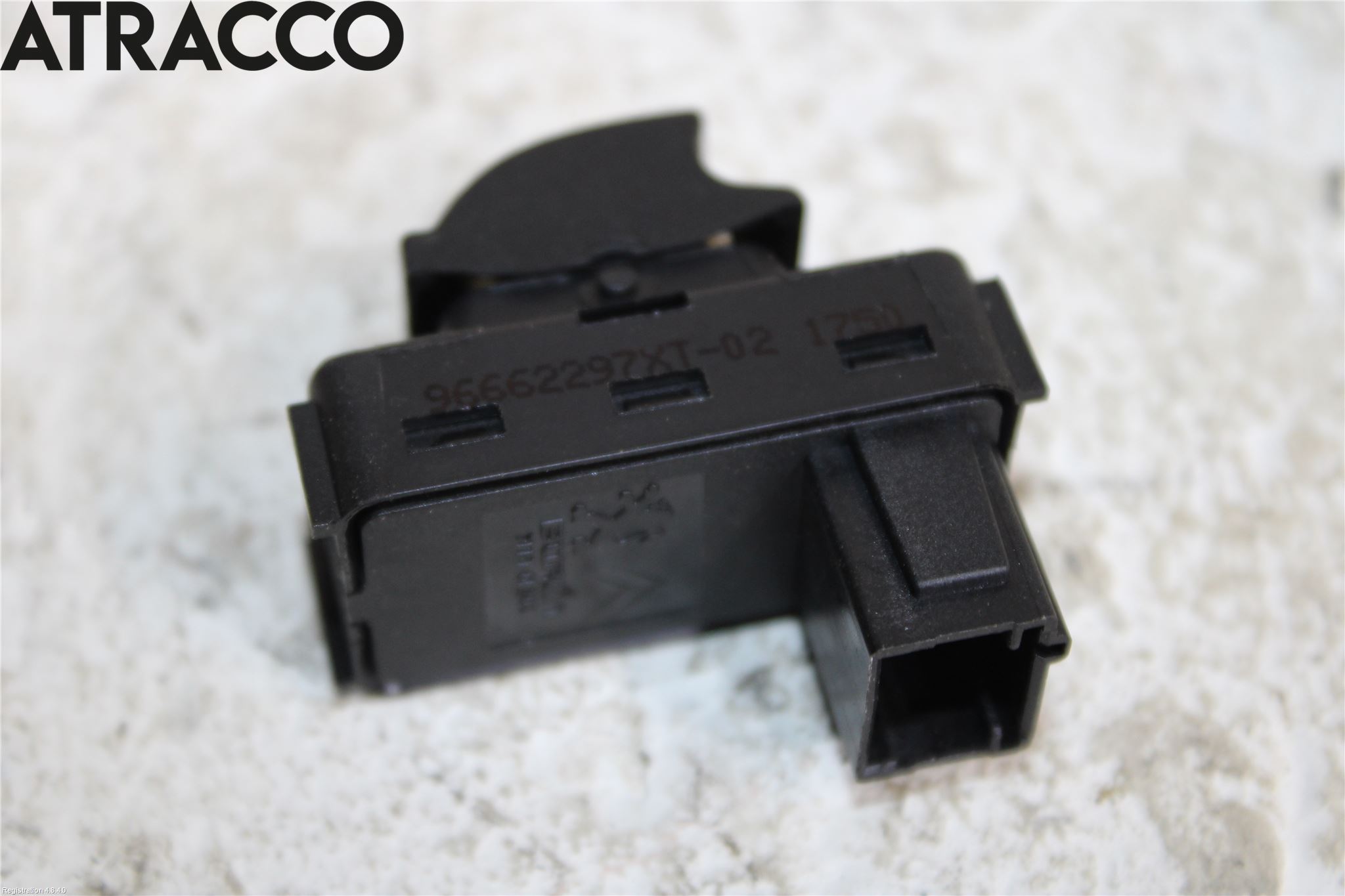 Peugeot 5008 10-16 Bryter Vindusheis