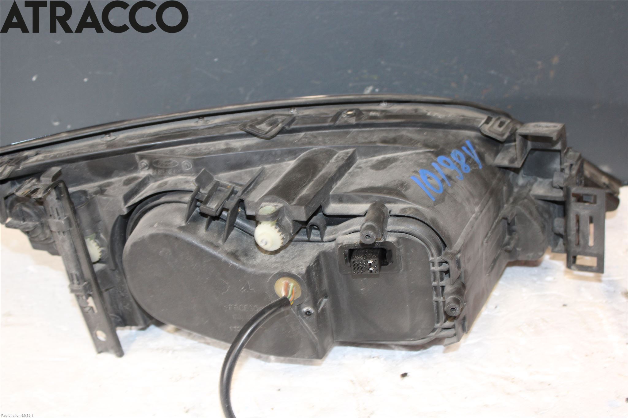 Ford MONDEO     01-06 Frontlykt Venstre