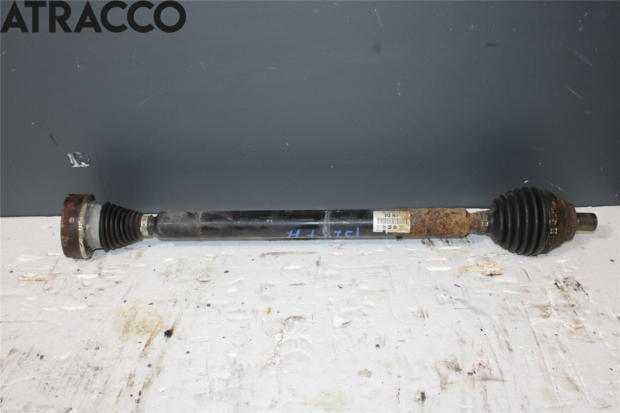 Volkswagen VW PASSAT 11-14 Drivaksel Foran Kompl Høyre