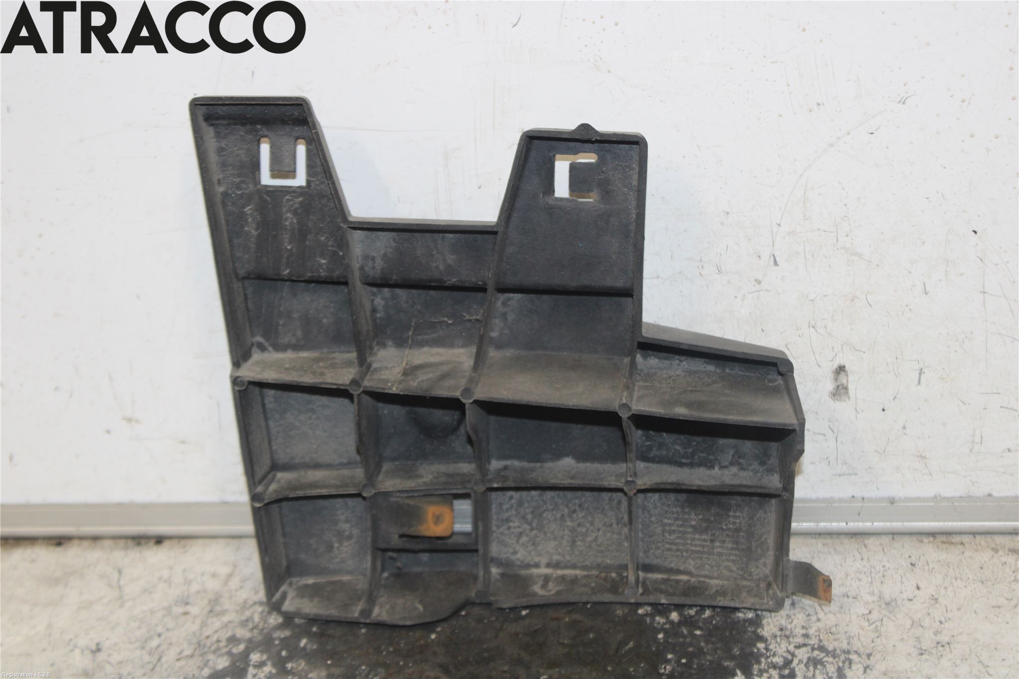 Citroen C4 I   05-10 Støtfangerfeste Bak Høyre