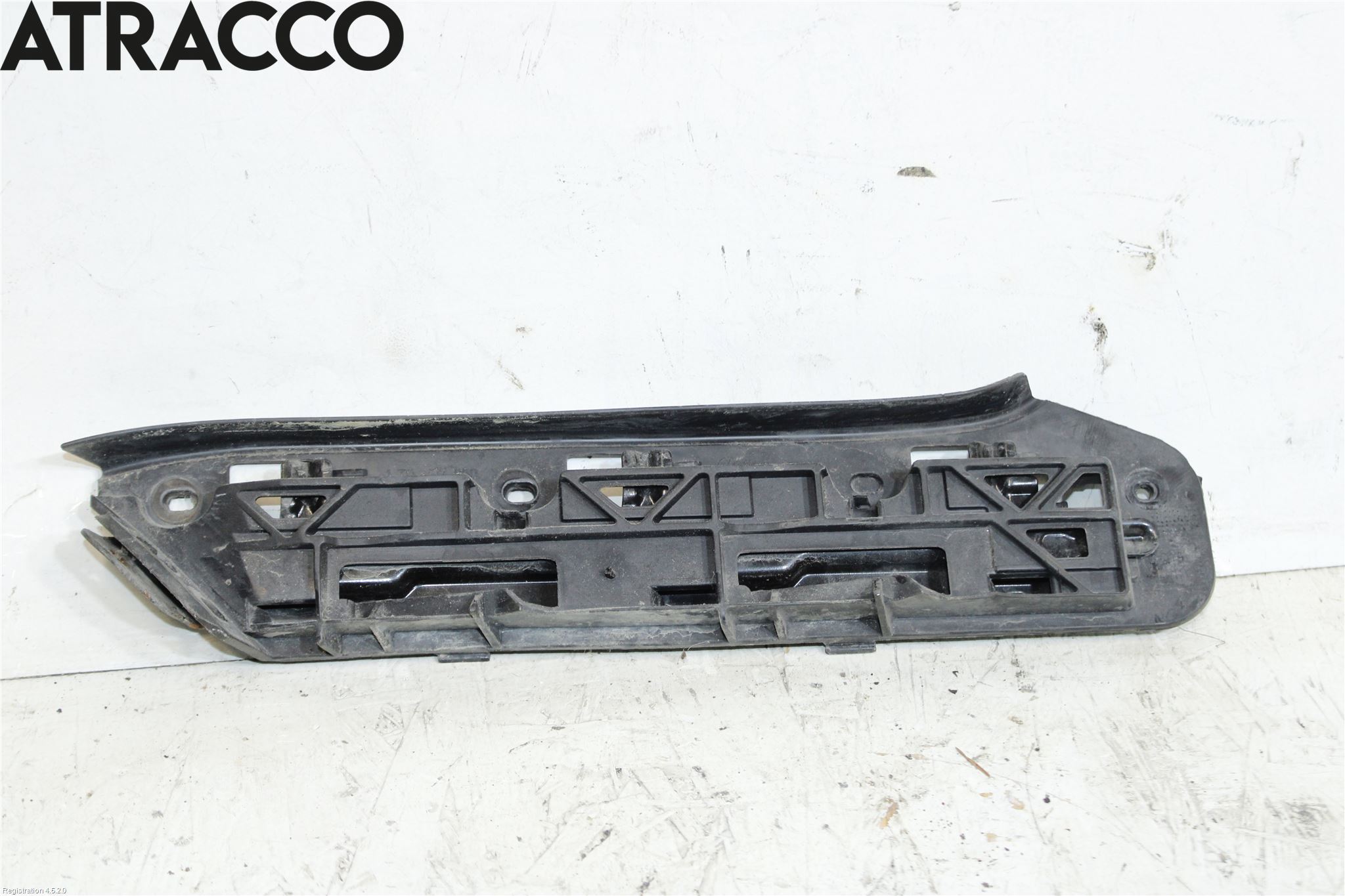 Volkswagen VW CADDY      04-10 Støtfangerfeste Foran Høyre