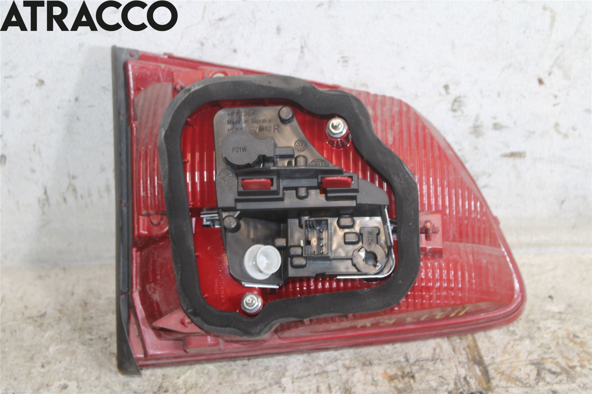 Volkswagen VW TOURAN 10-15 Baklykt Høyre  På Luke(Indre)