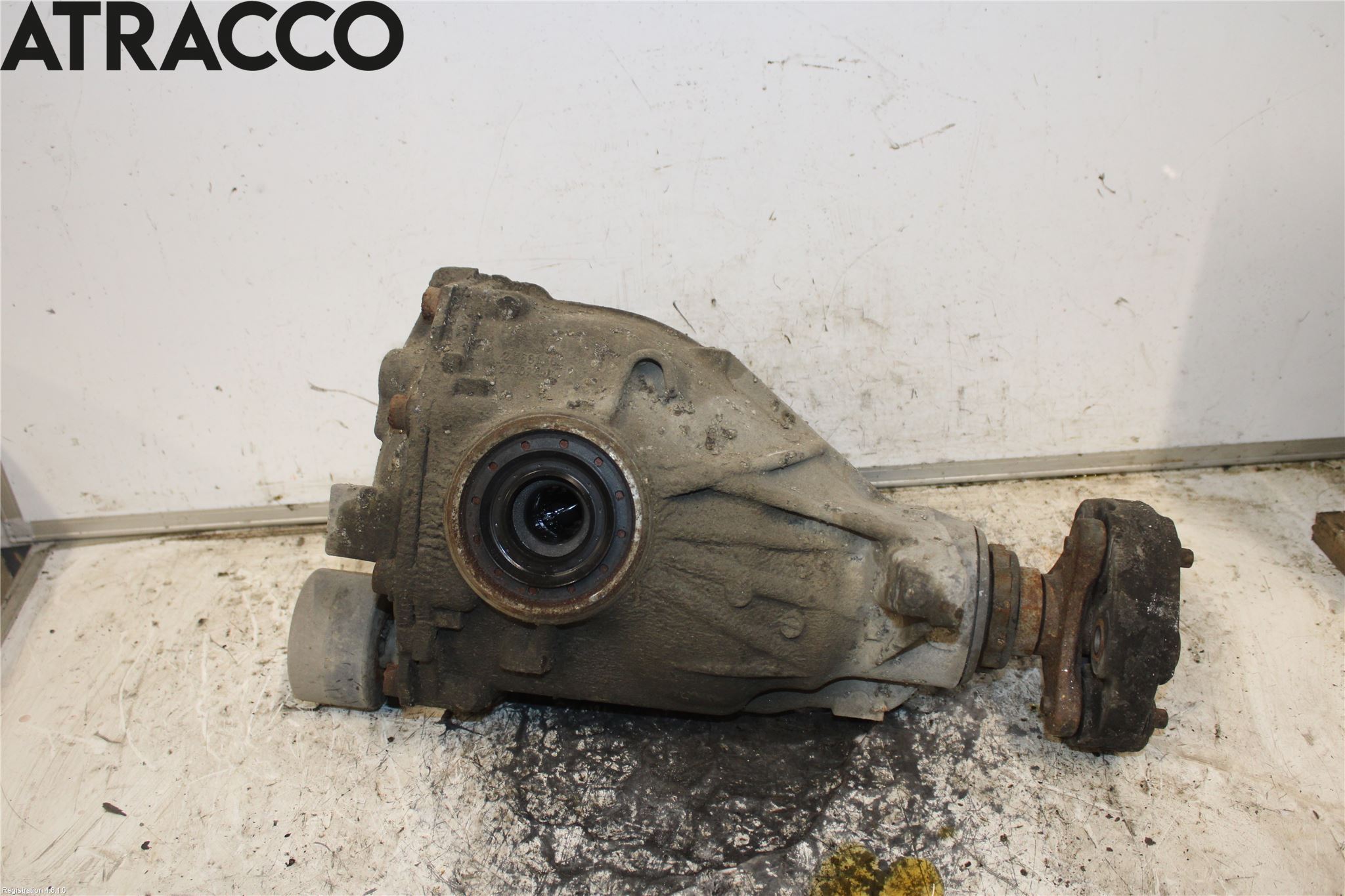 BMW 5 F10/F11/F18 09-17 Bakaksel Kardang Bak -Diff