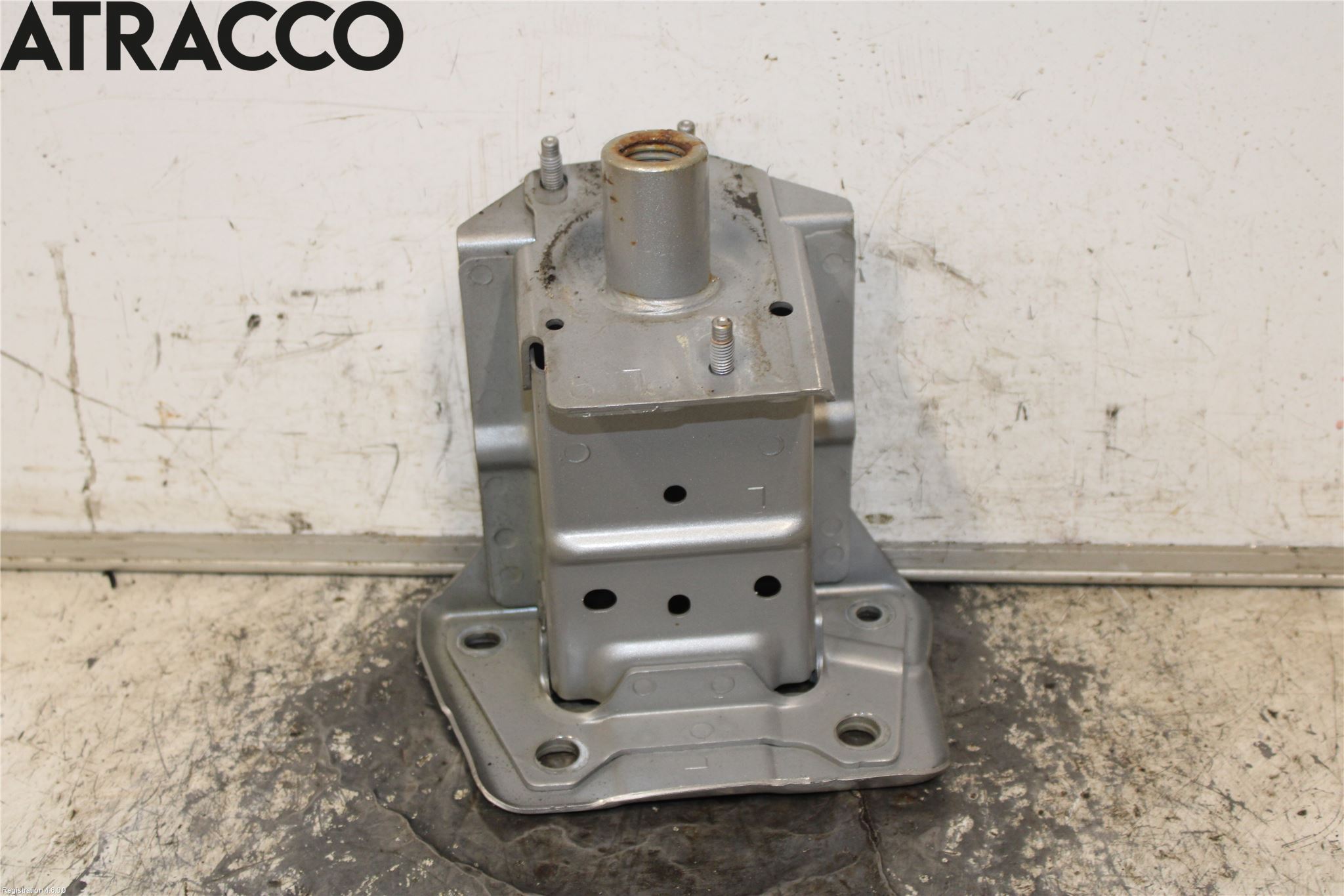 Nissan LEAF 11-17 Støtfanger Bak Feste