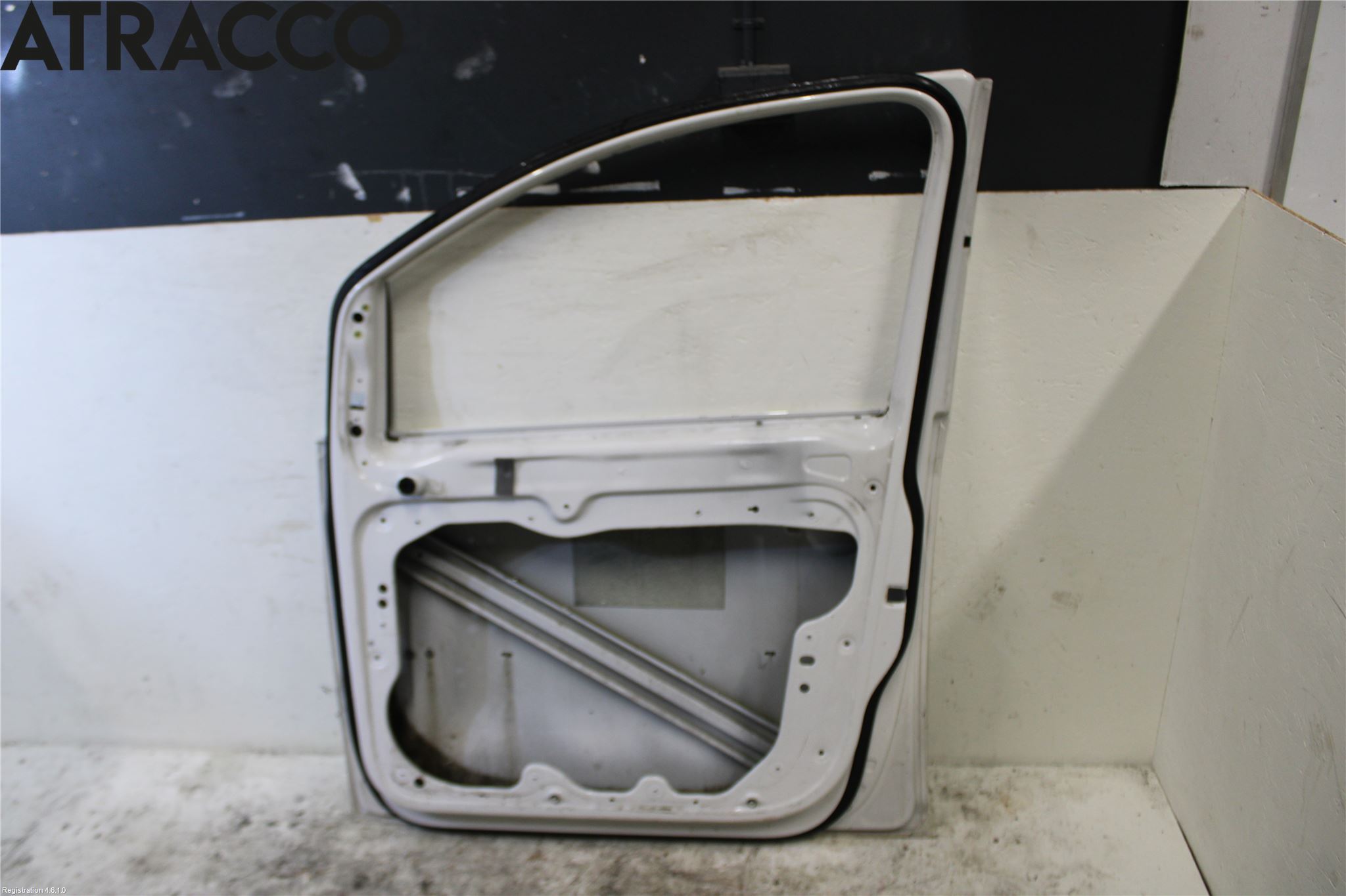 Volkswagen VW TOURAN 10-15 Dør 4D Foran Høyre