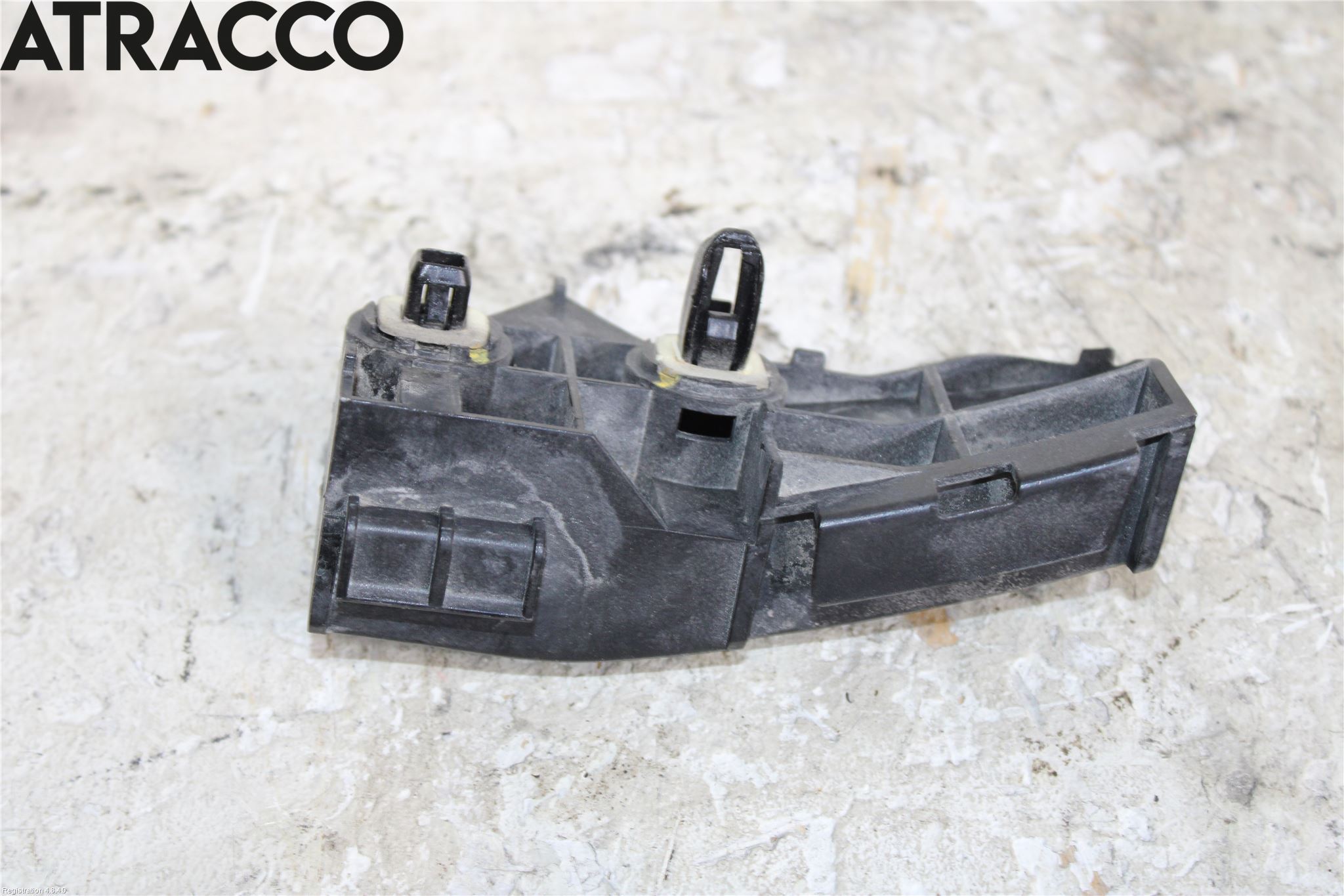 Toyota AURIS 10-12 Støtfangerfeste Bak Høyre