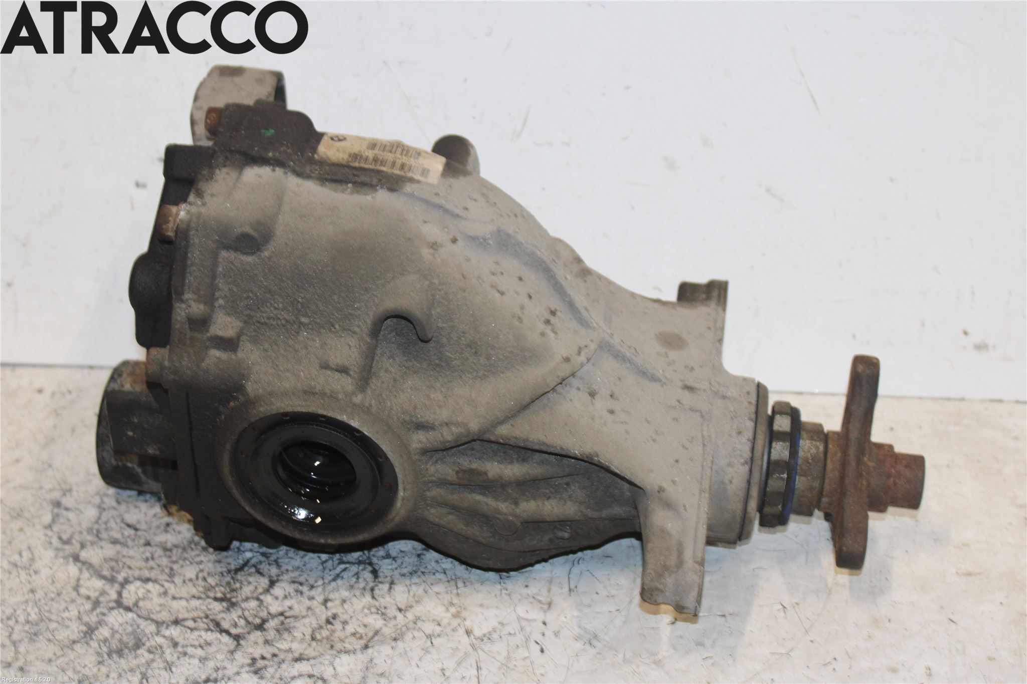 BMW 5 F10/F11/F18 09-17 Bakaksel Kardang Bak -Diff