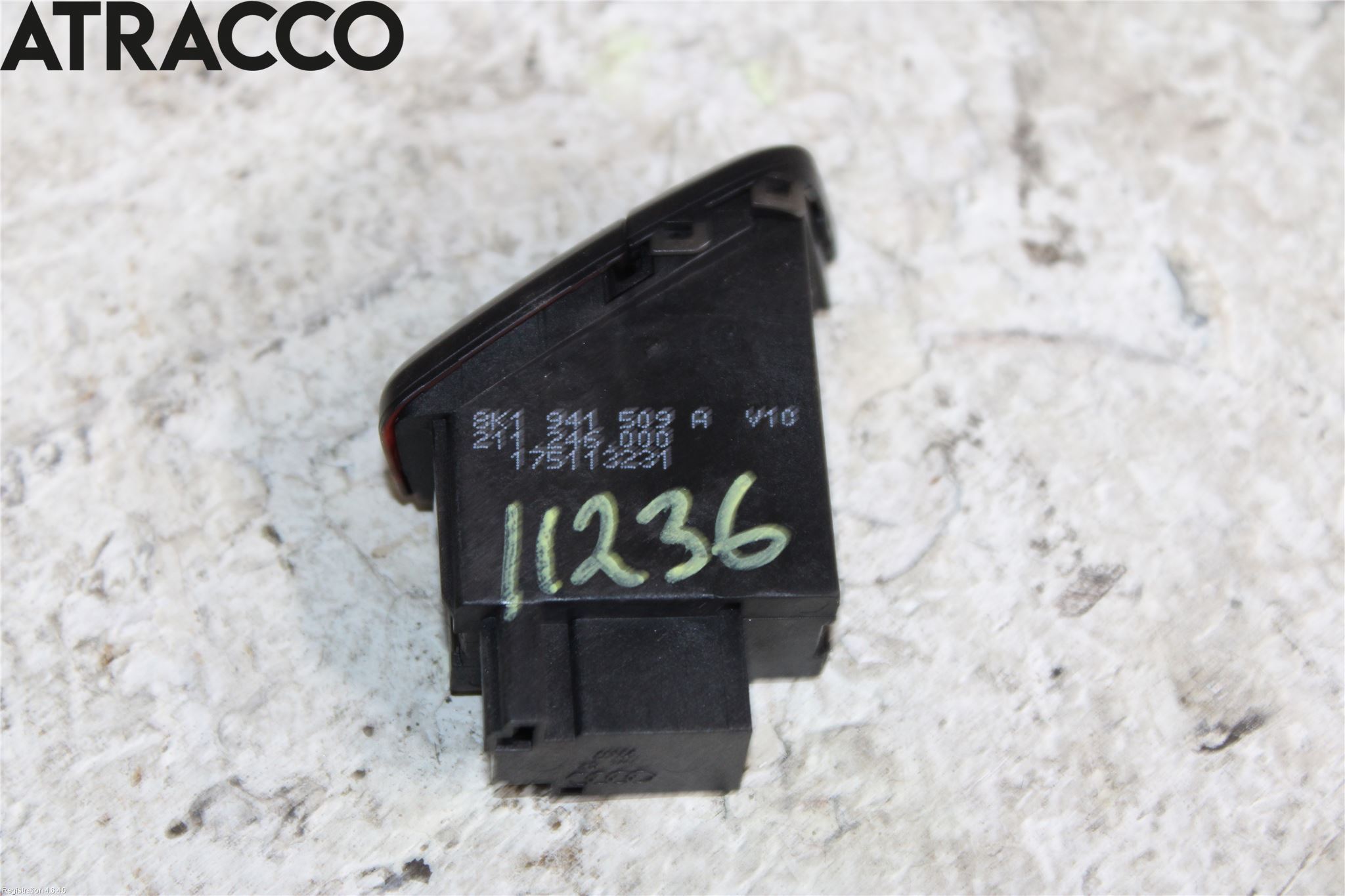 Audi A4 ALLROAD 09-16 Bryter Varsel (Nødblink)