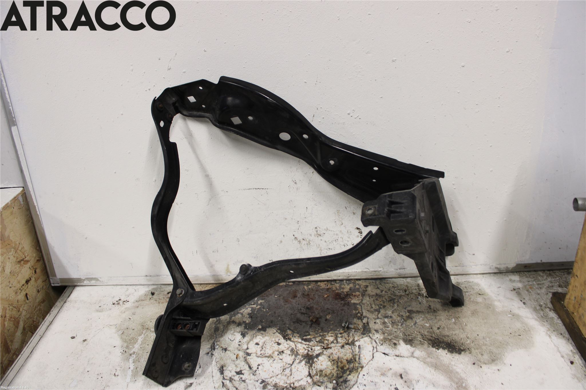 Mercedes-Benz MB E-KLASS (W212) 09-16 Frontlykt Holder-Feste