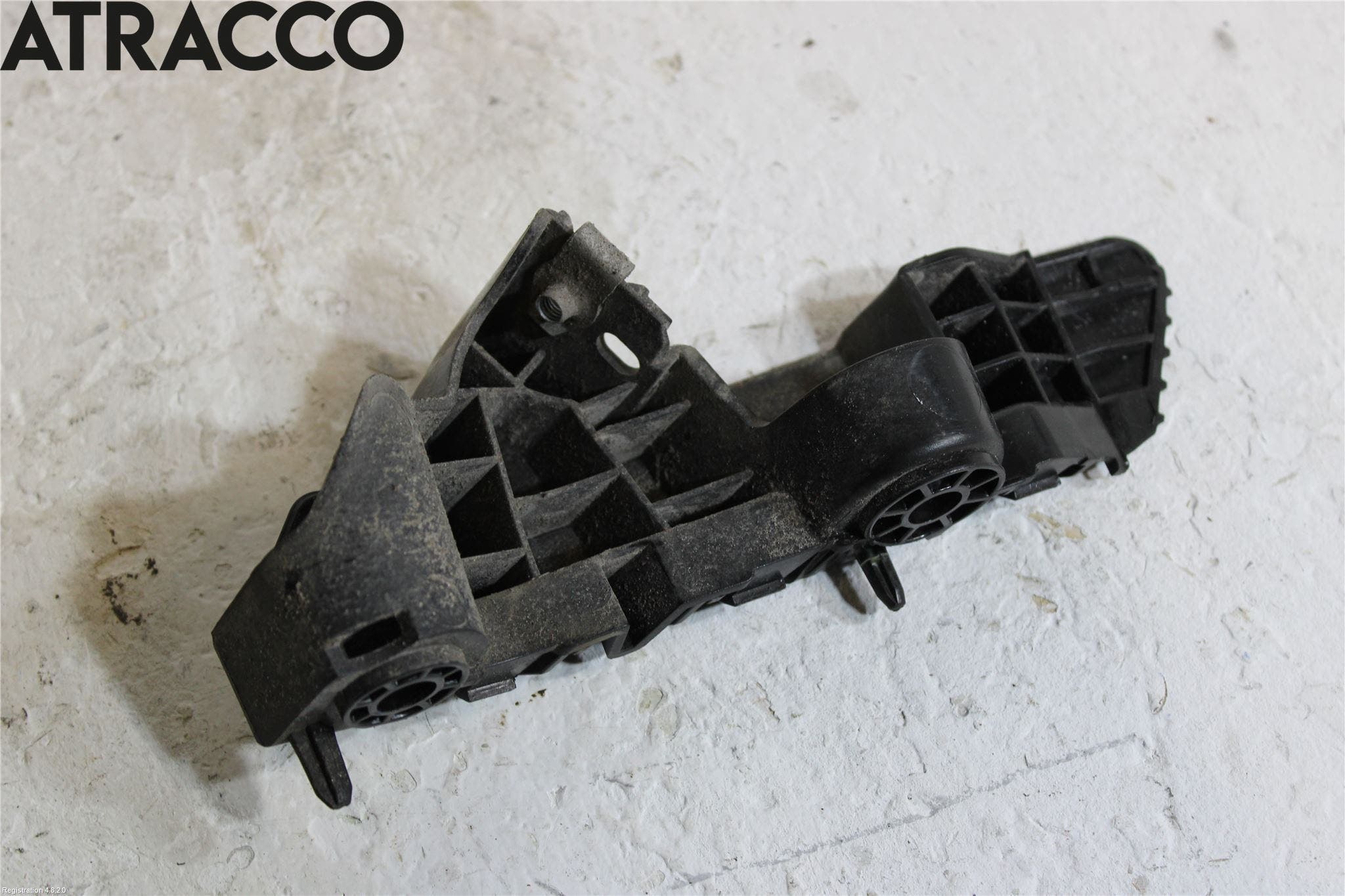 MG 4 23- Støtfanger Foran Feste