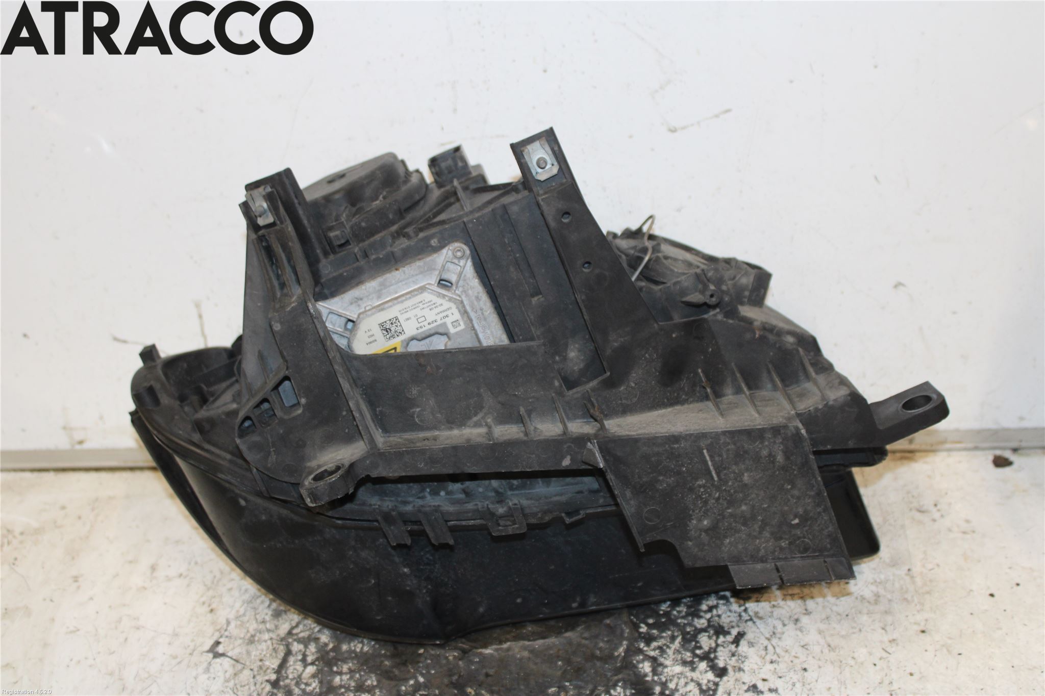 BMW X3 E83     03-10 Frontlykt Venstre