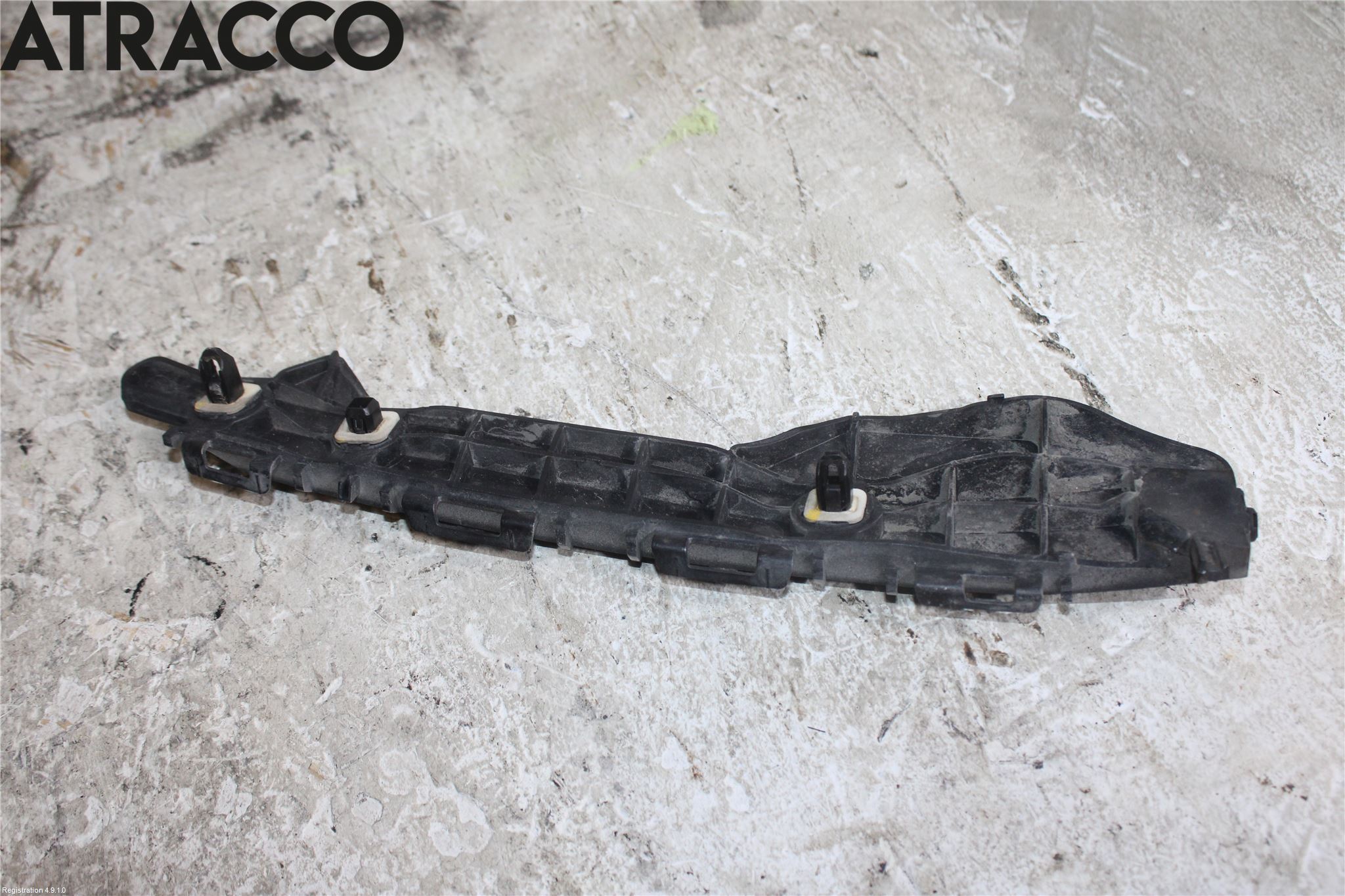 Toyota AURIS 13-19 Støtfangerfeste Bak Høyre