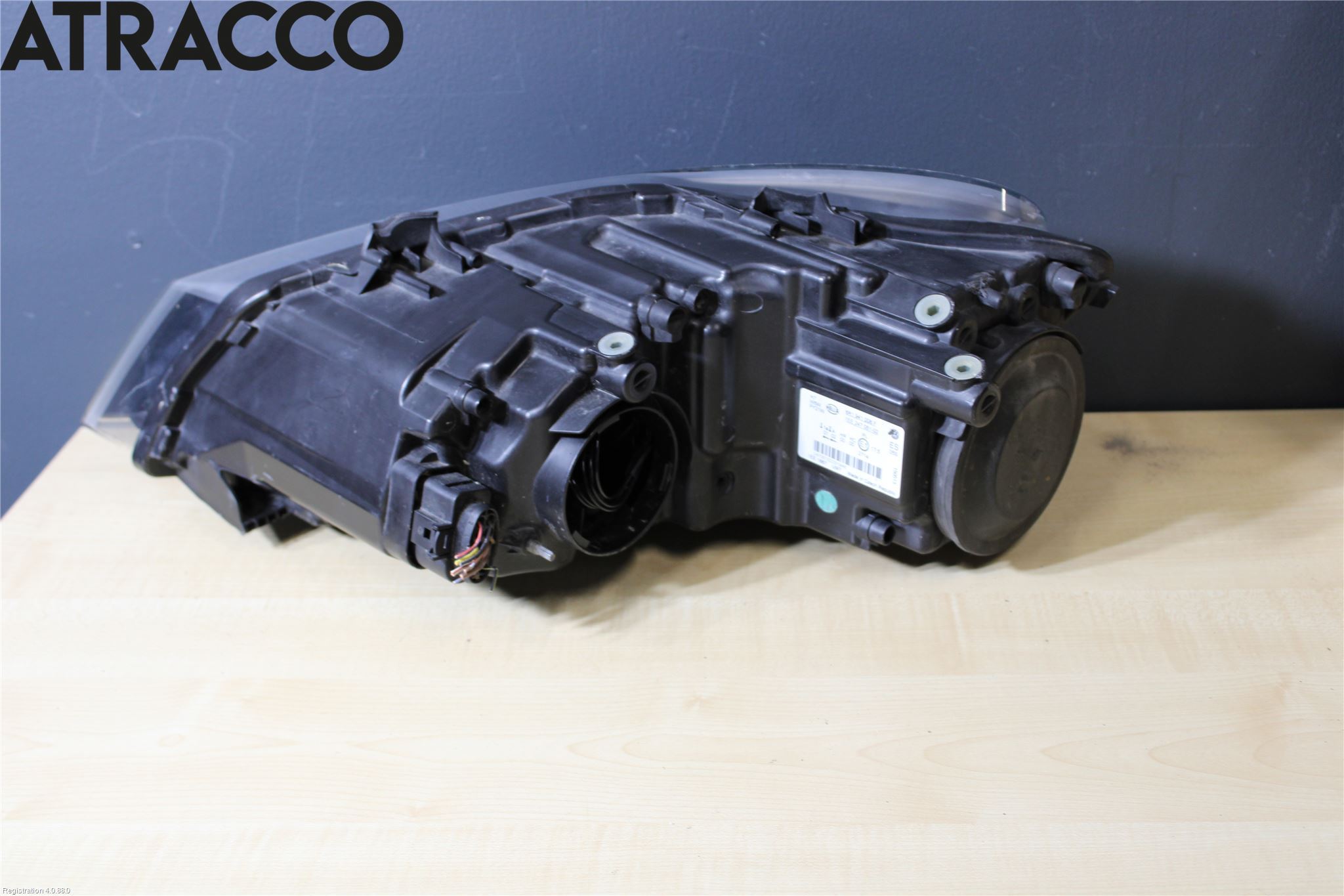 Volkswagen VW POLO 10-17 Frontlykt Høyre