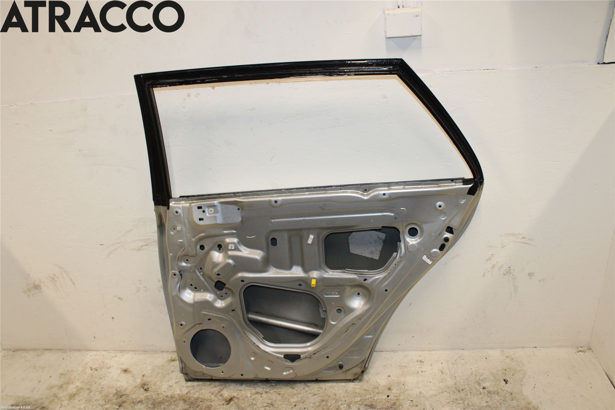 Toyota AVENSIS 03-06 Dør 4D Bak Høyre