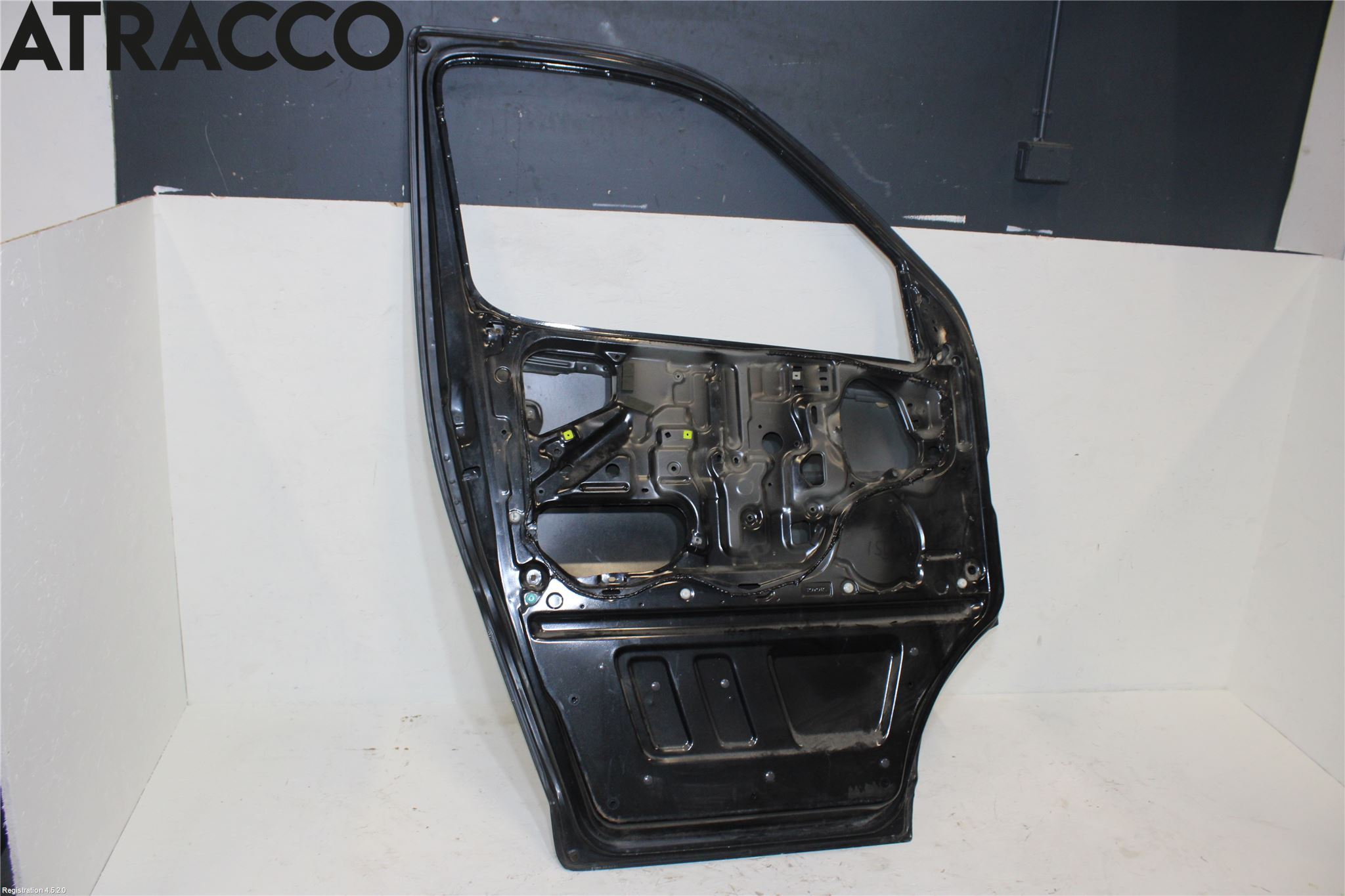 Toyota HI-ACE 06-12 Dør 4D Foran Venstre