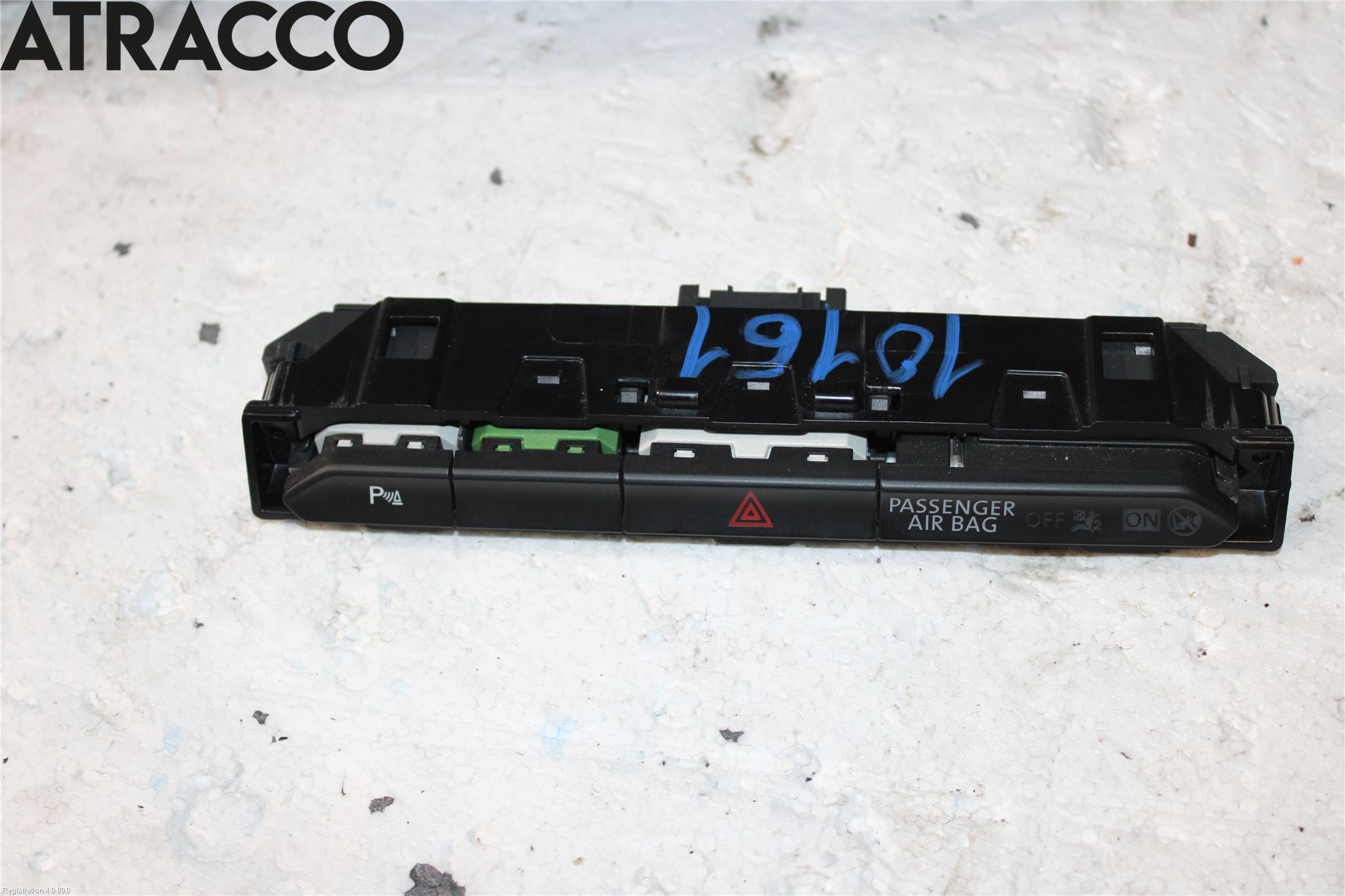 Volkswagen VW PASSAT 15-19 Bryter Varsel (Nødblink)