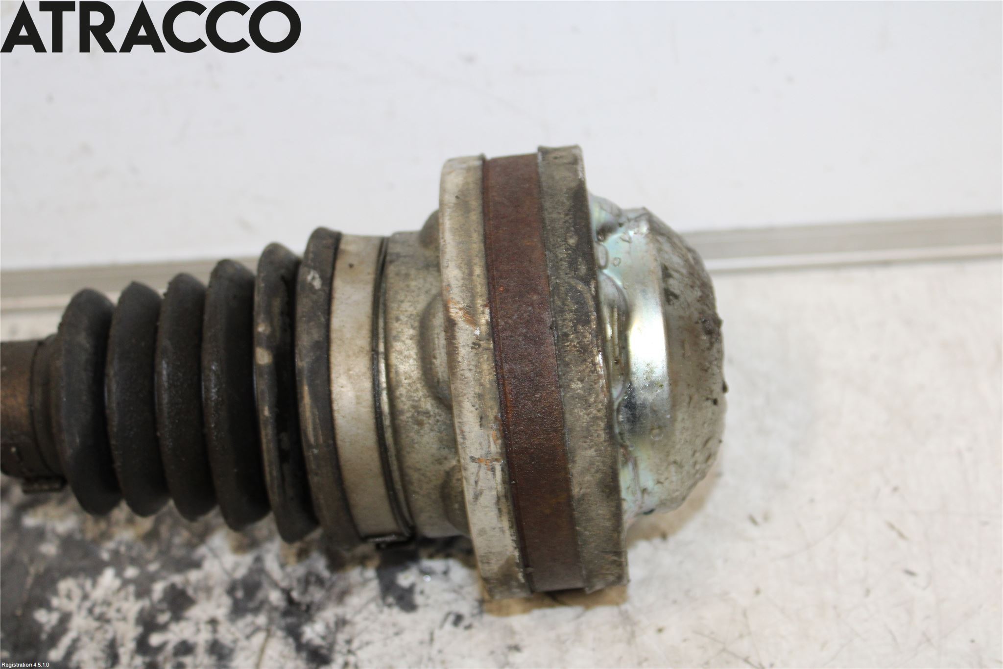 Volkswagen VW PASSAT 05-11 Drivaksel Foran Kompl Venstre