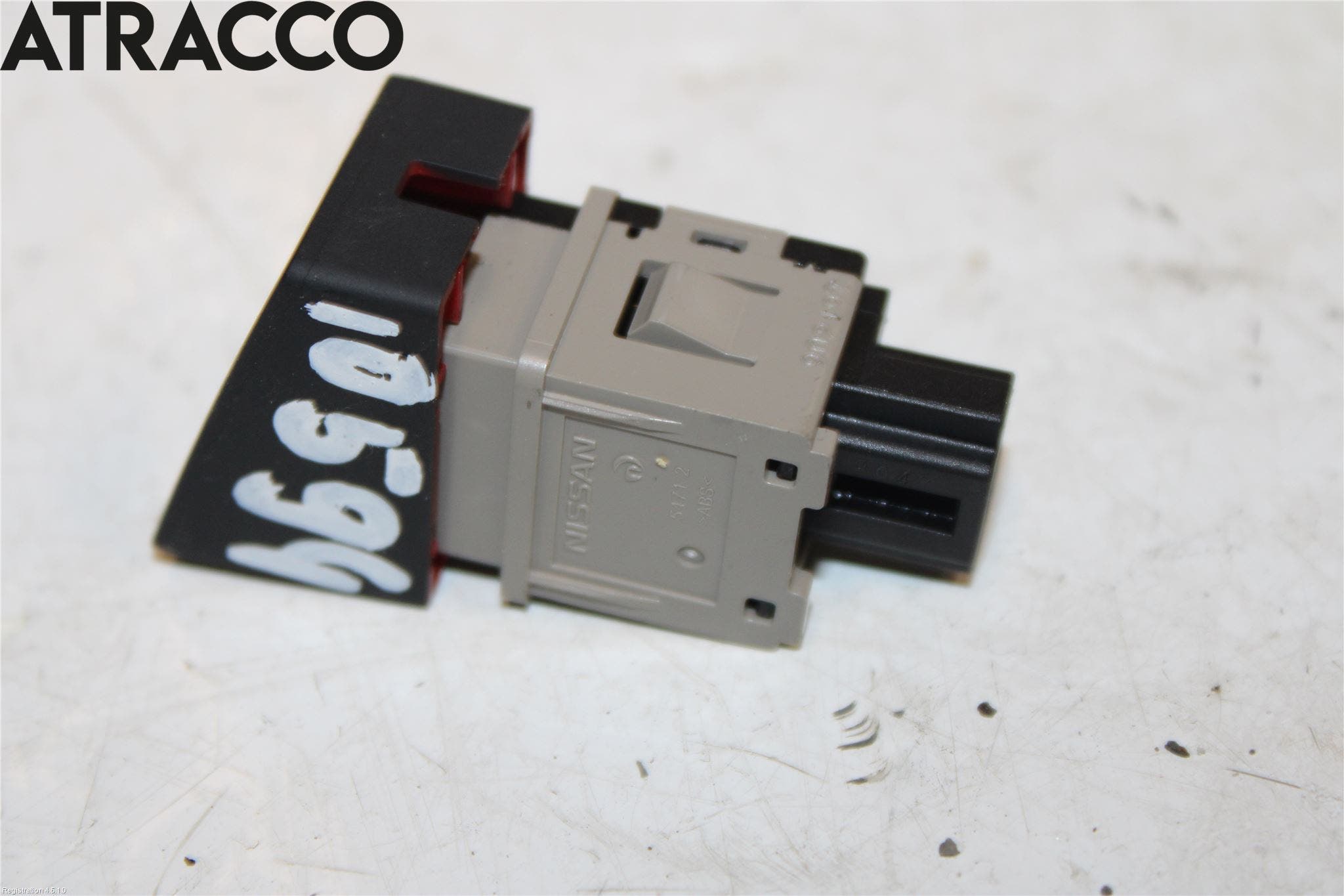 Nissan LEAF 18- Bryter Varsel (Nødblink)