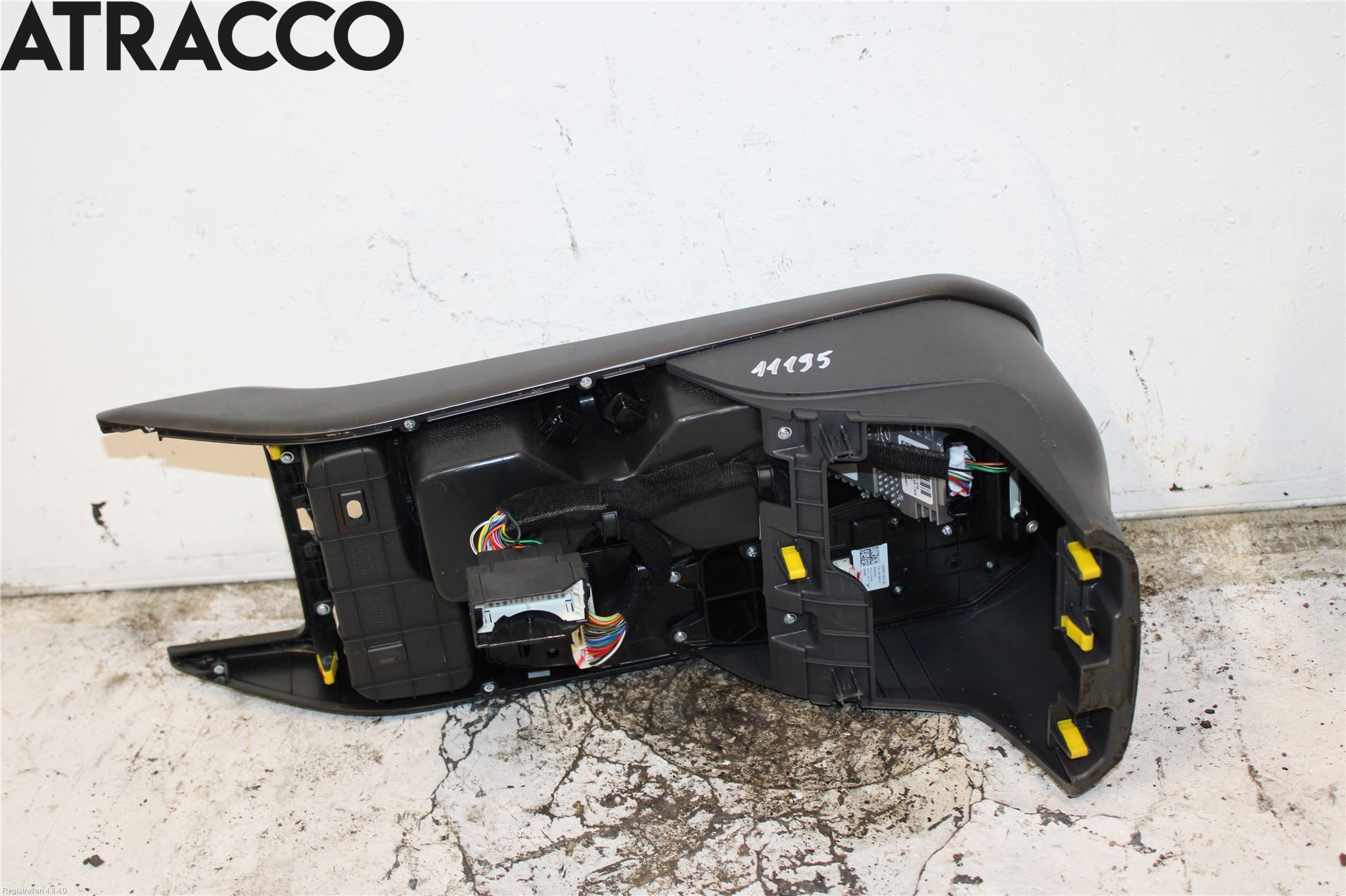 Hyundai IONIQ AE 17-22 Innr Konsoll-Lomme