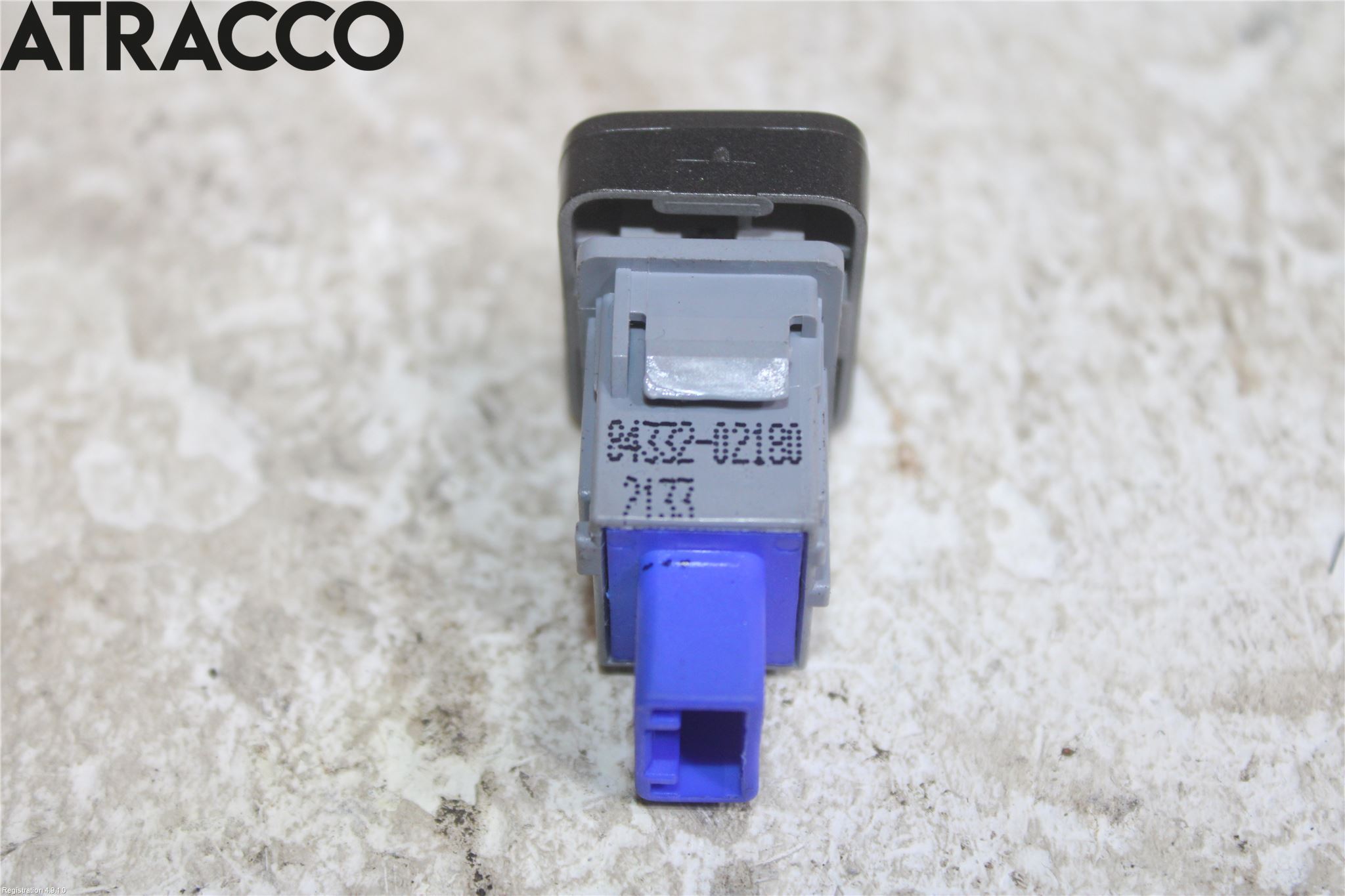 Toyota AURIS 13-19 Bryter Varsel (Nødblink)