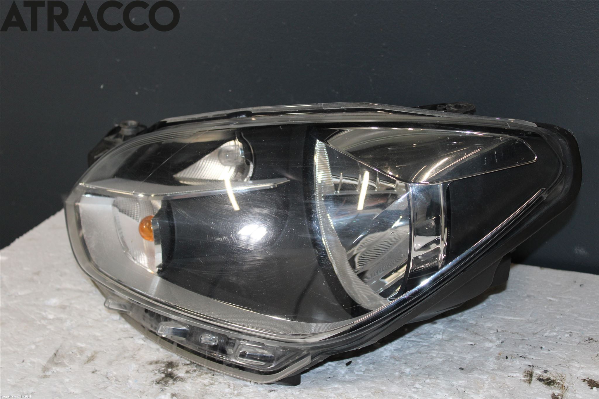 Volkswagen VW UP! / E-UP! Frontlykt Venstre