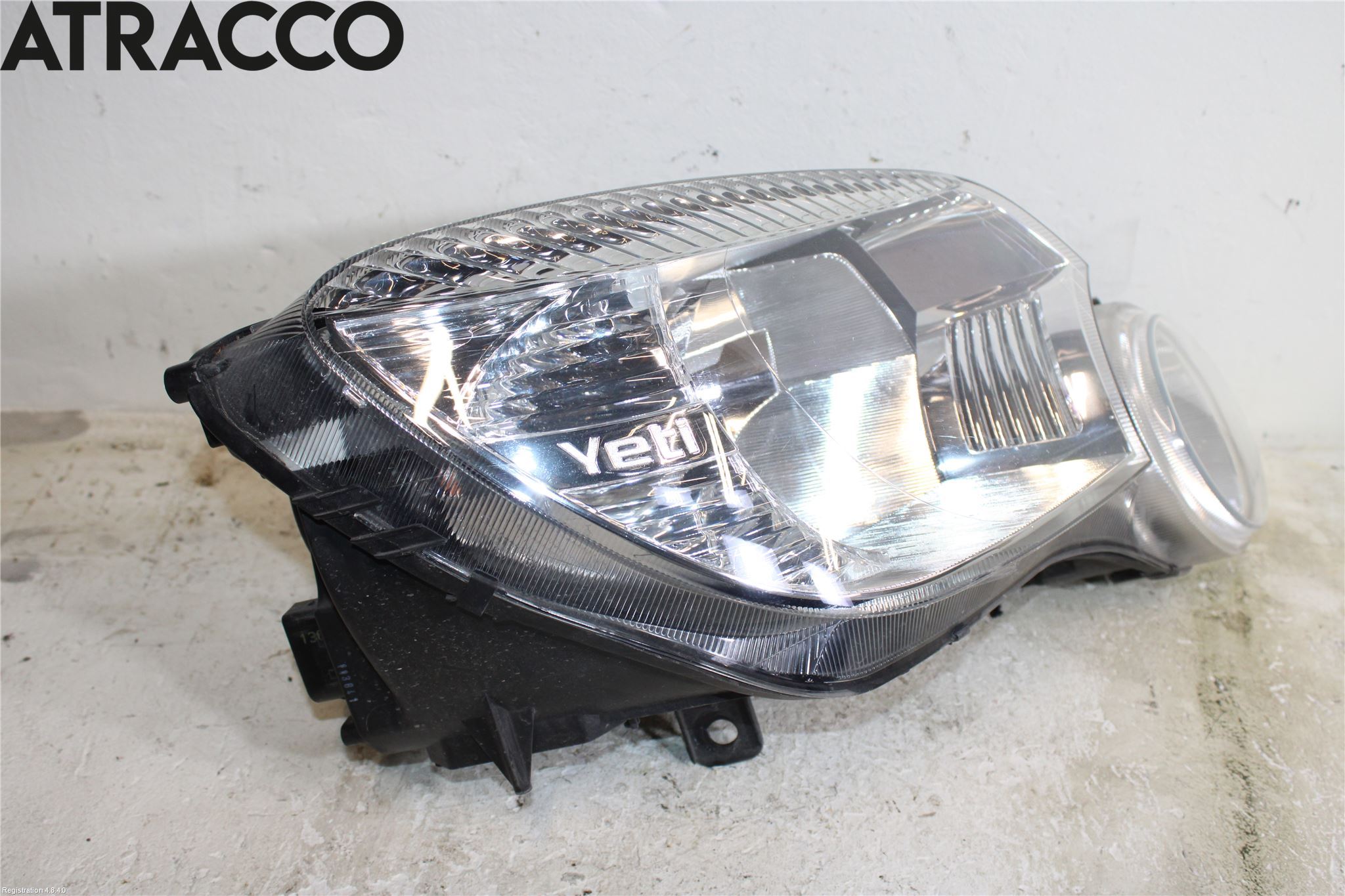 Skoda YETI Frontlykt Høyre