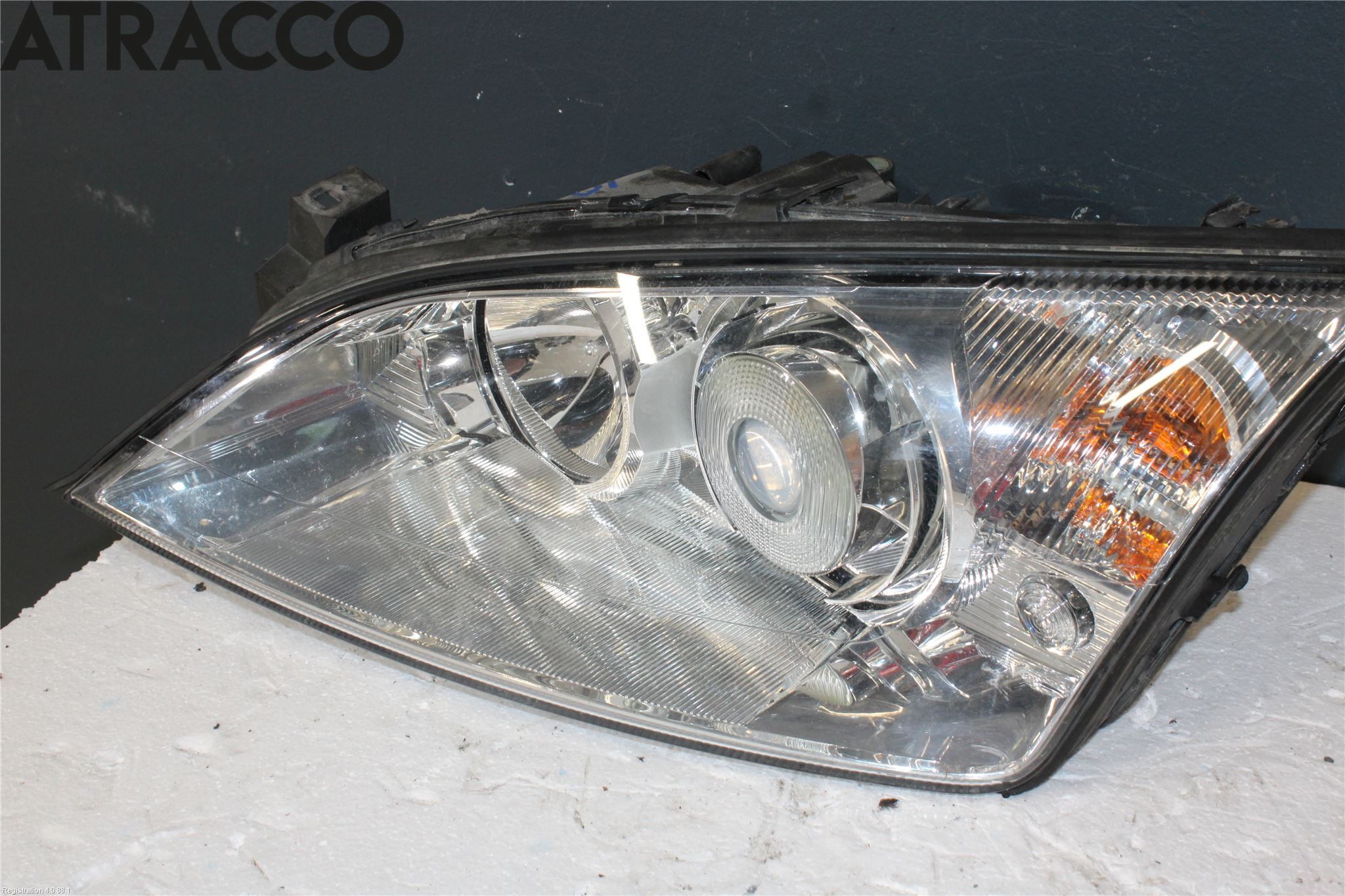 Ford MONDEO     01-06 Frontlykt Venstre