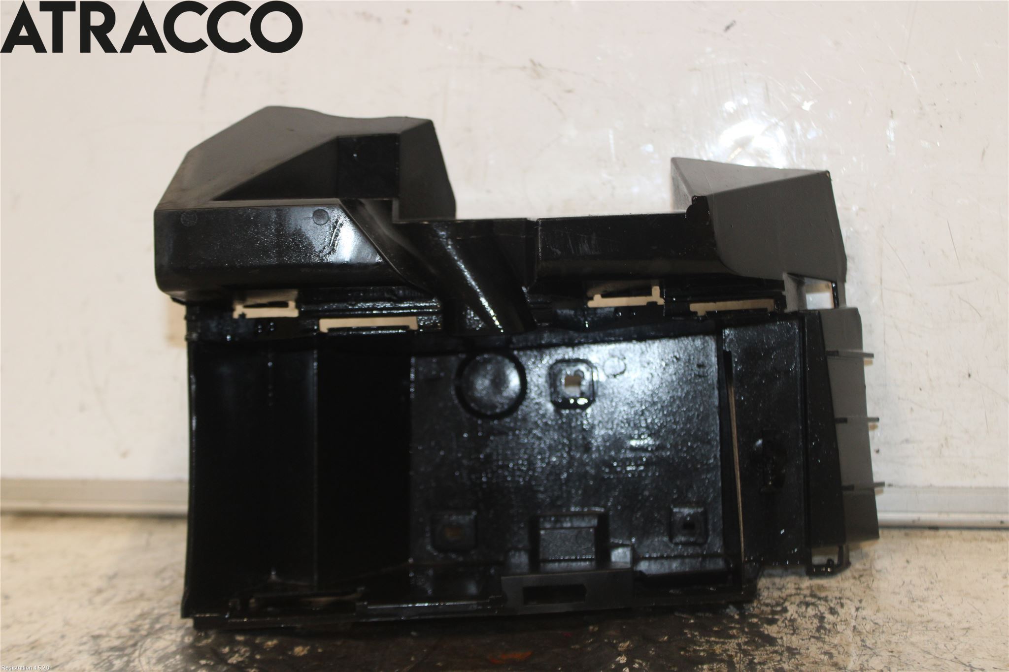 Volvo XC90 03-06 Støtfangerfeste Bak Venstre