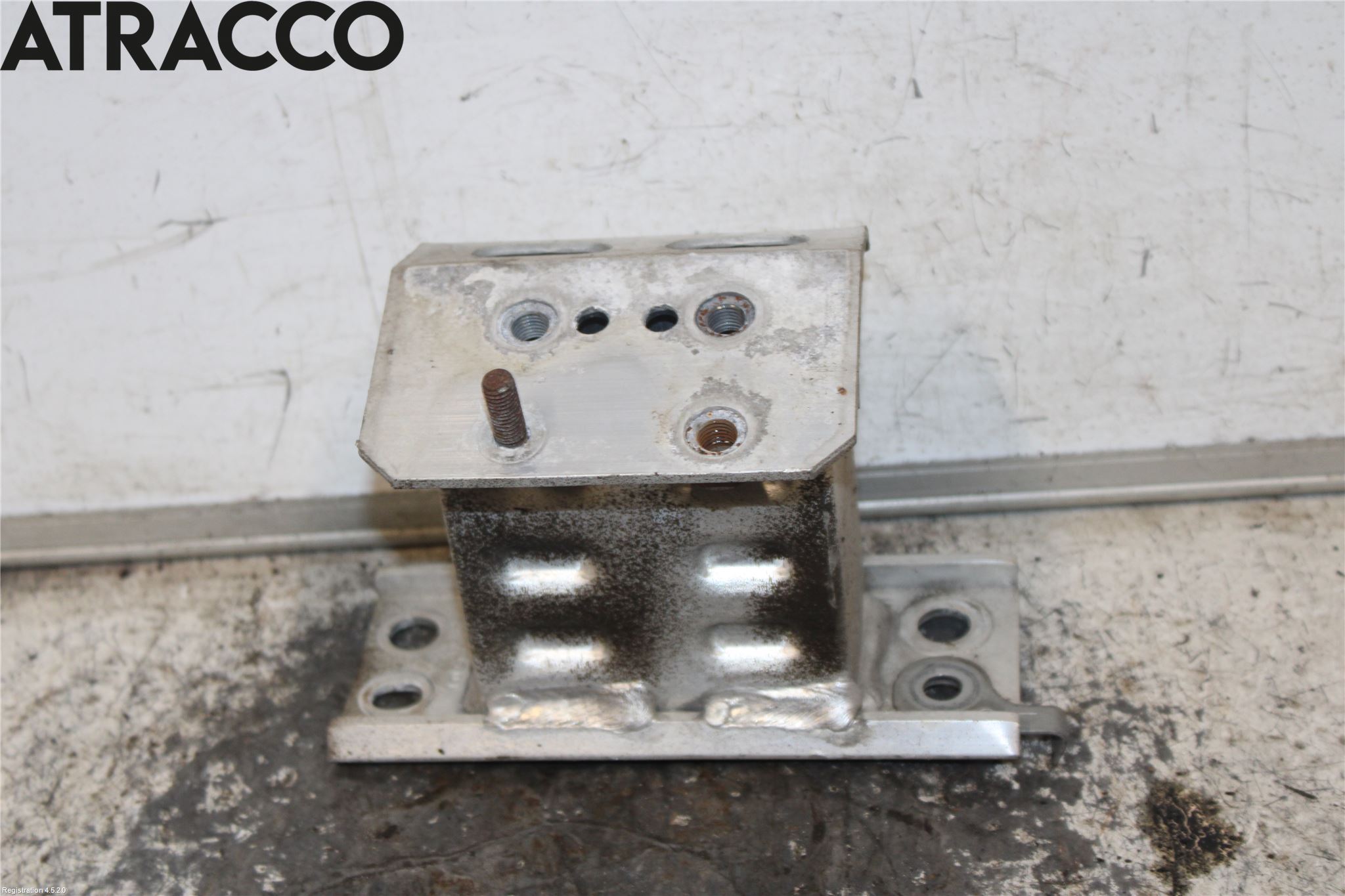 Lexus CT 200h Støtfanger Foran Feste