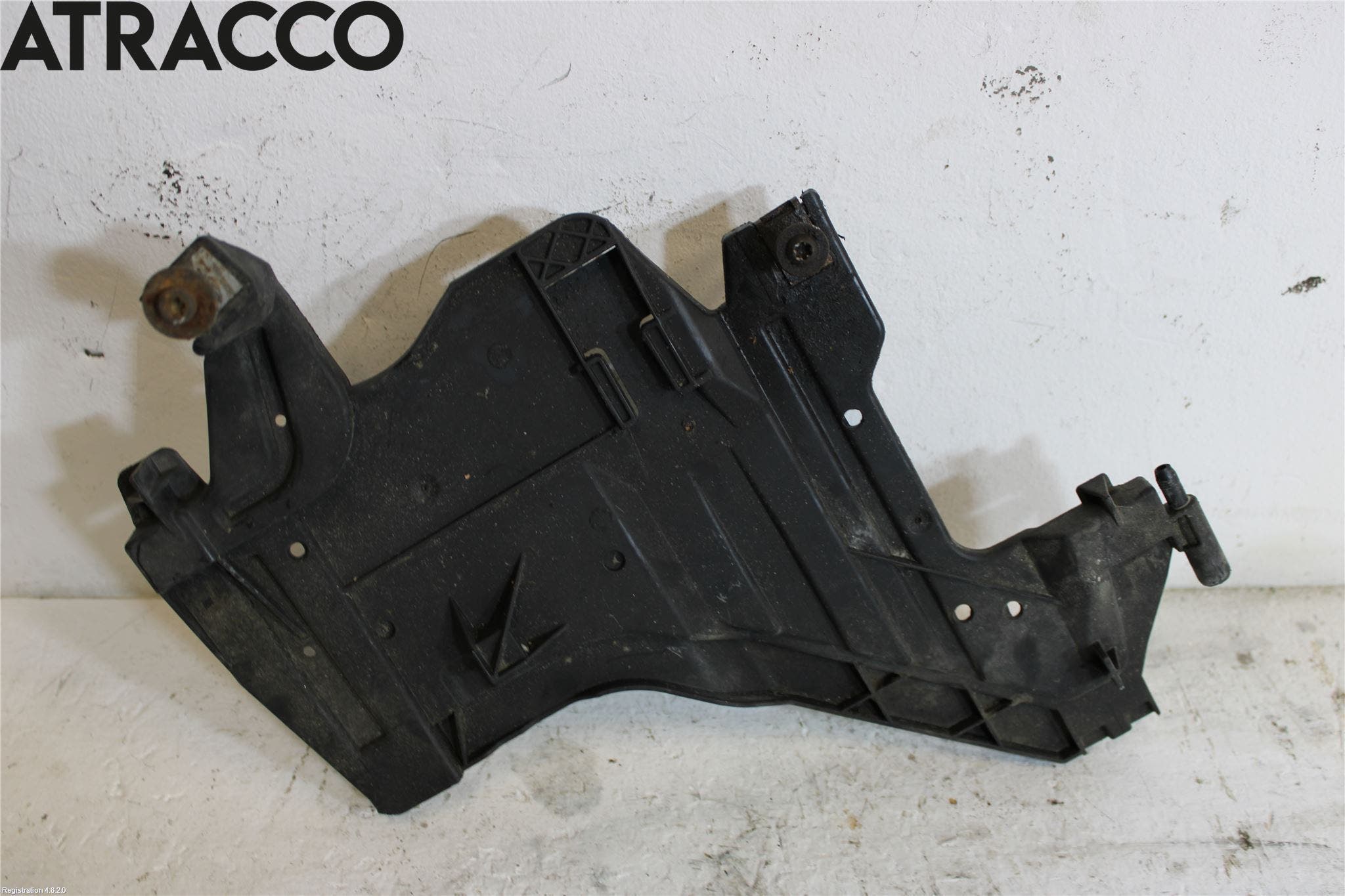 Audi A4/S4 08-11 Frontlykt Holder-Feste