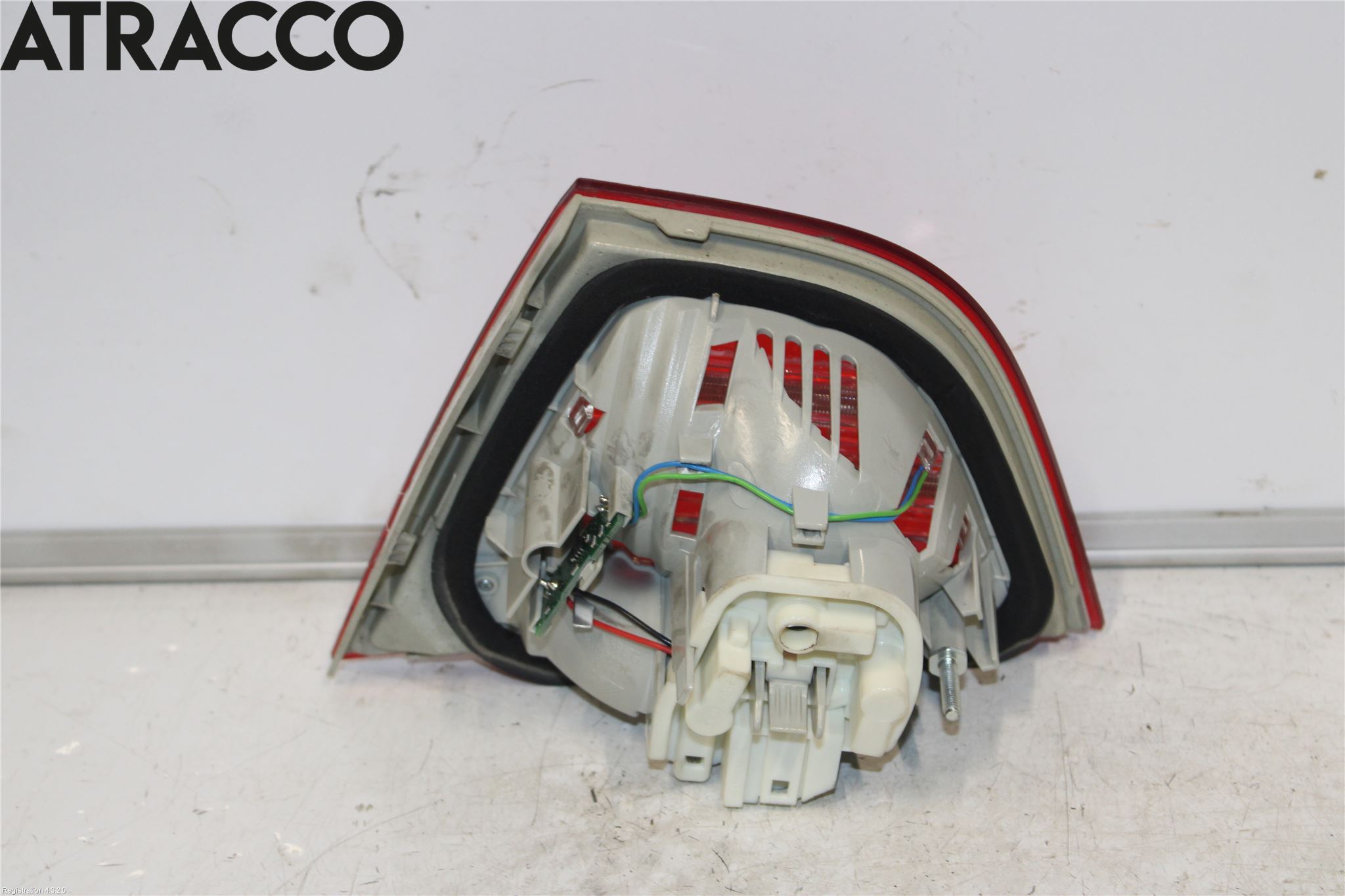 BMW 3 E90/91 SED/TOU 05-12 Baklykt Venstre  På Luke(Indre