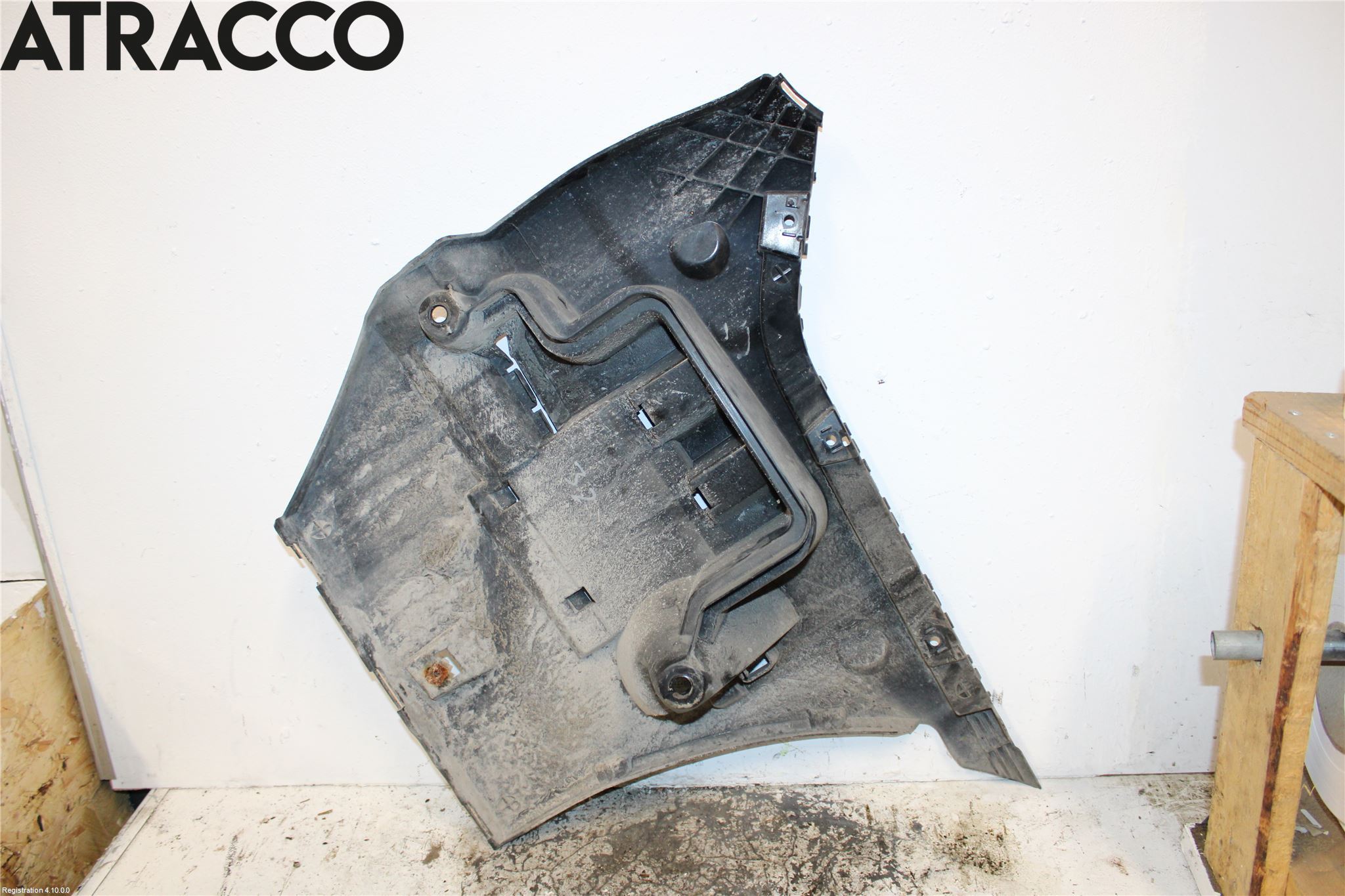 BMW 5 F10/F11/F18 09-17 Støtfangerfeste Bak Venstre
