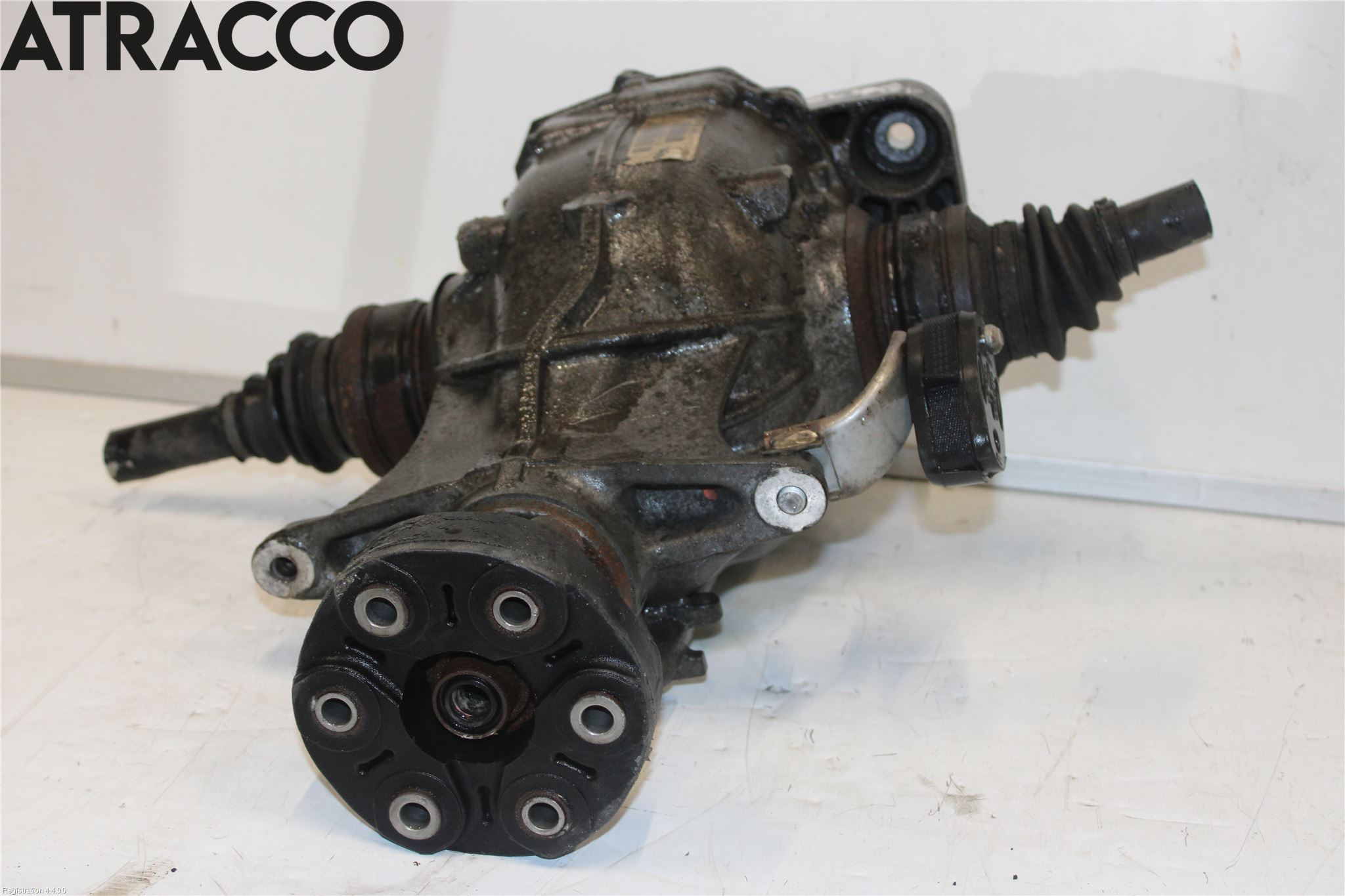 BMW 5 F10/F11/F18 09-17 Bakaksel Kardang Bak -Diff