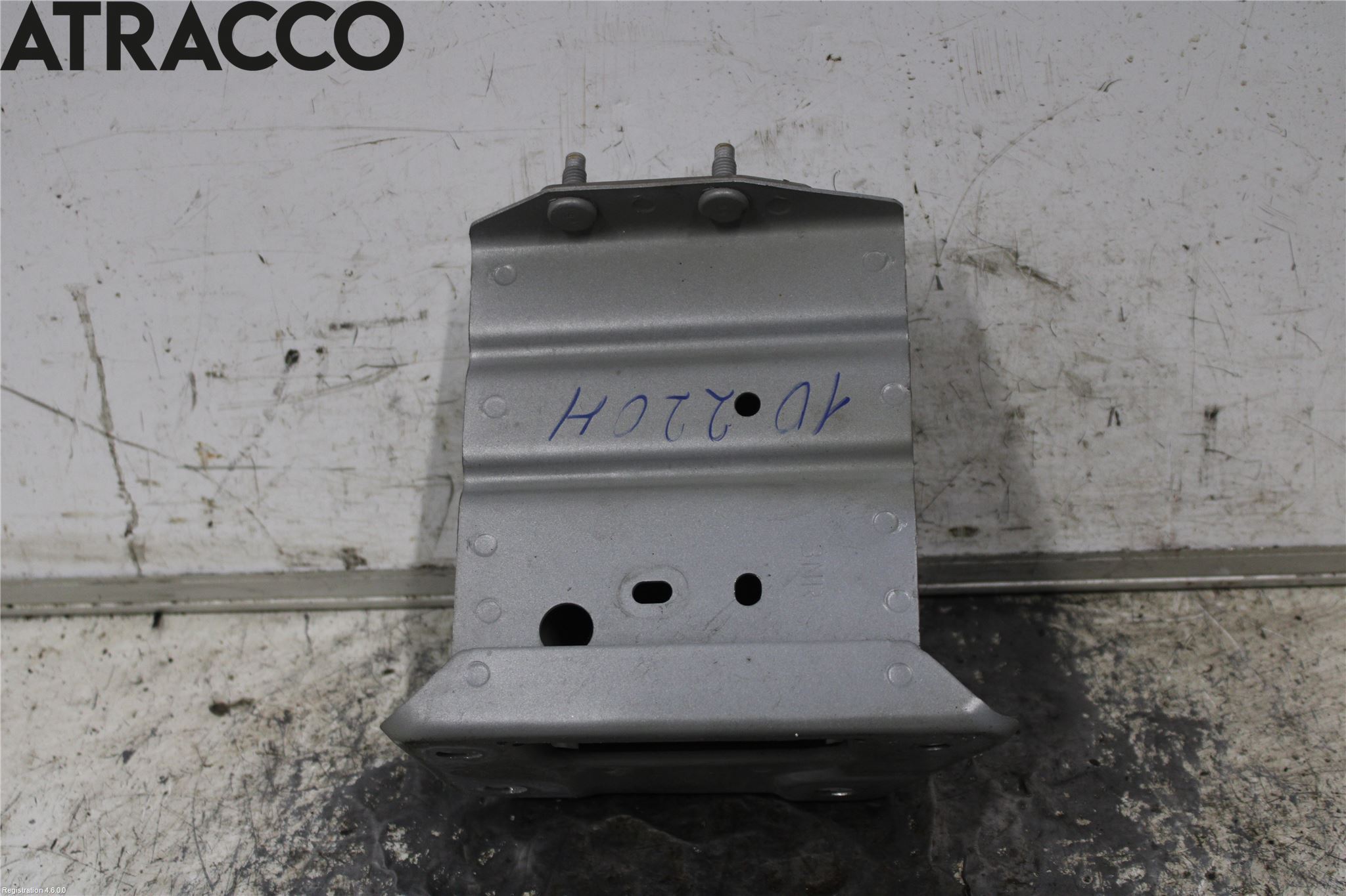 Nissan LEAF 11-17 Støtfanger Bak Feste