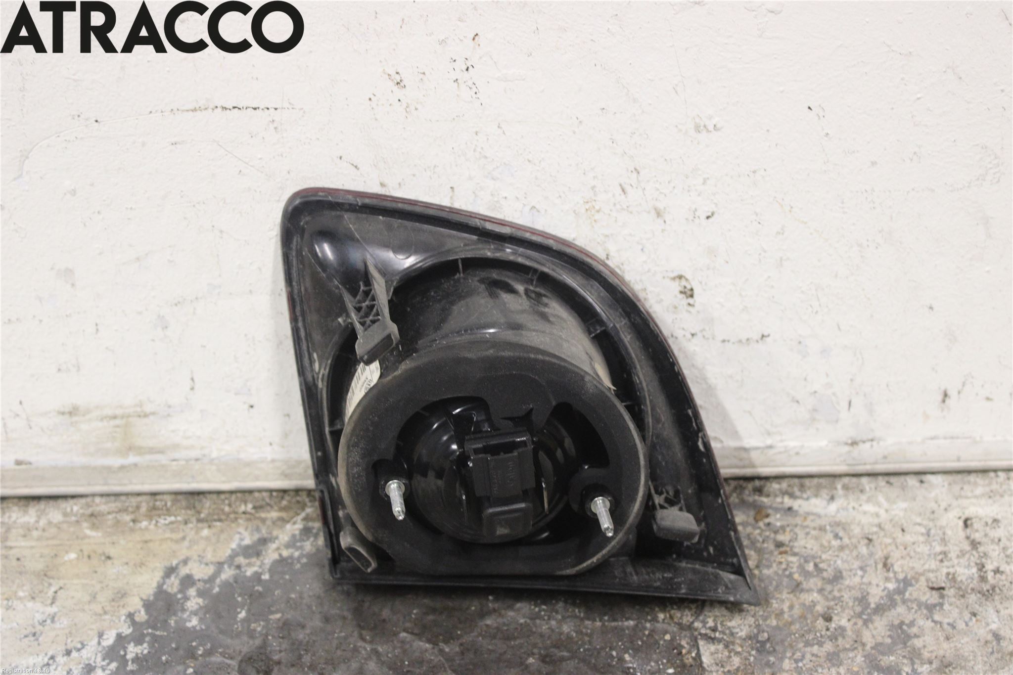 Volkswagen VW GOLF PLUS/CROSS GOLF 04-14 Baklykt Venstre  På Luke(Indre