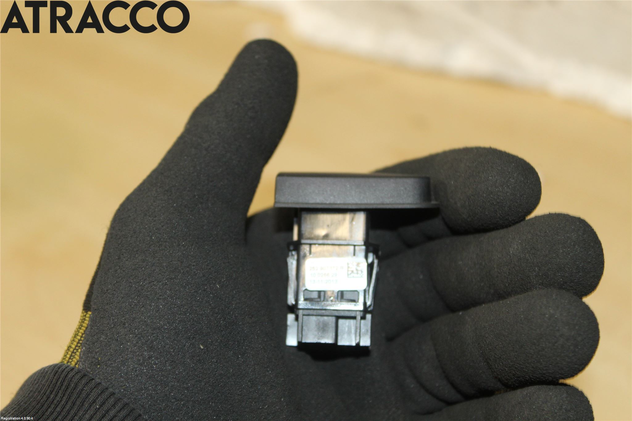 Renault CAPTUR 13-19 Bryter Varsel (Nødblink)