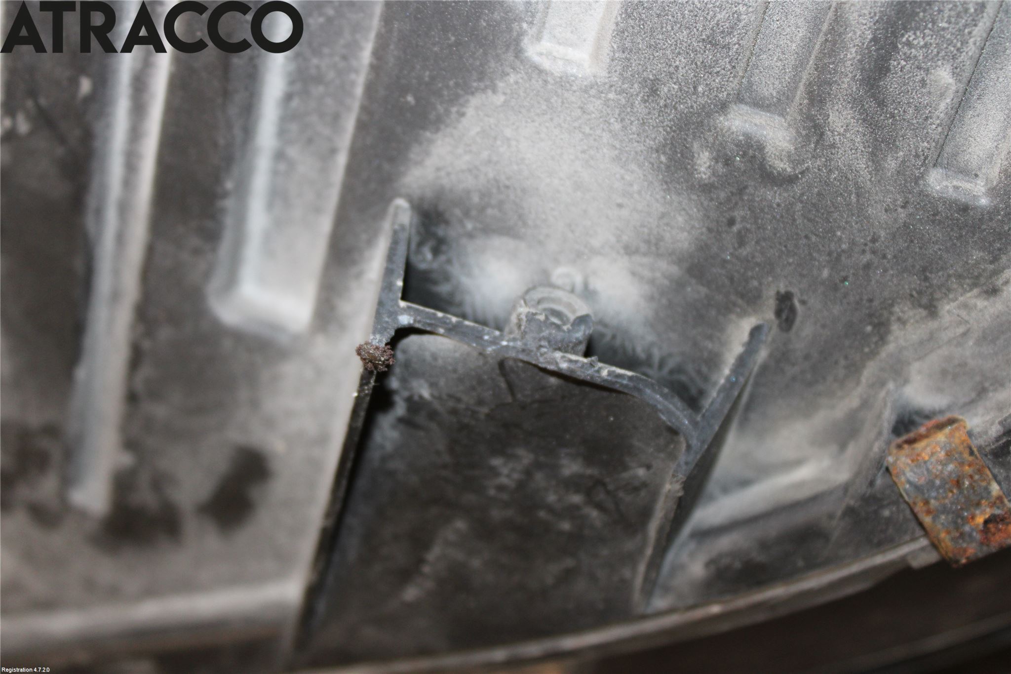 Volkswagen VW TRANSP/CARAVELLE (T5) 04-15 Frontlykt Høyre