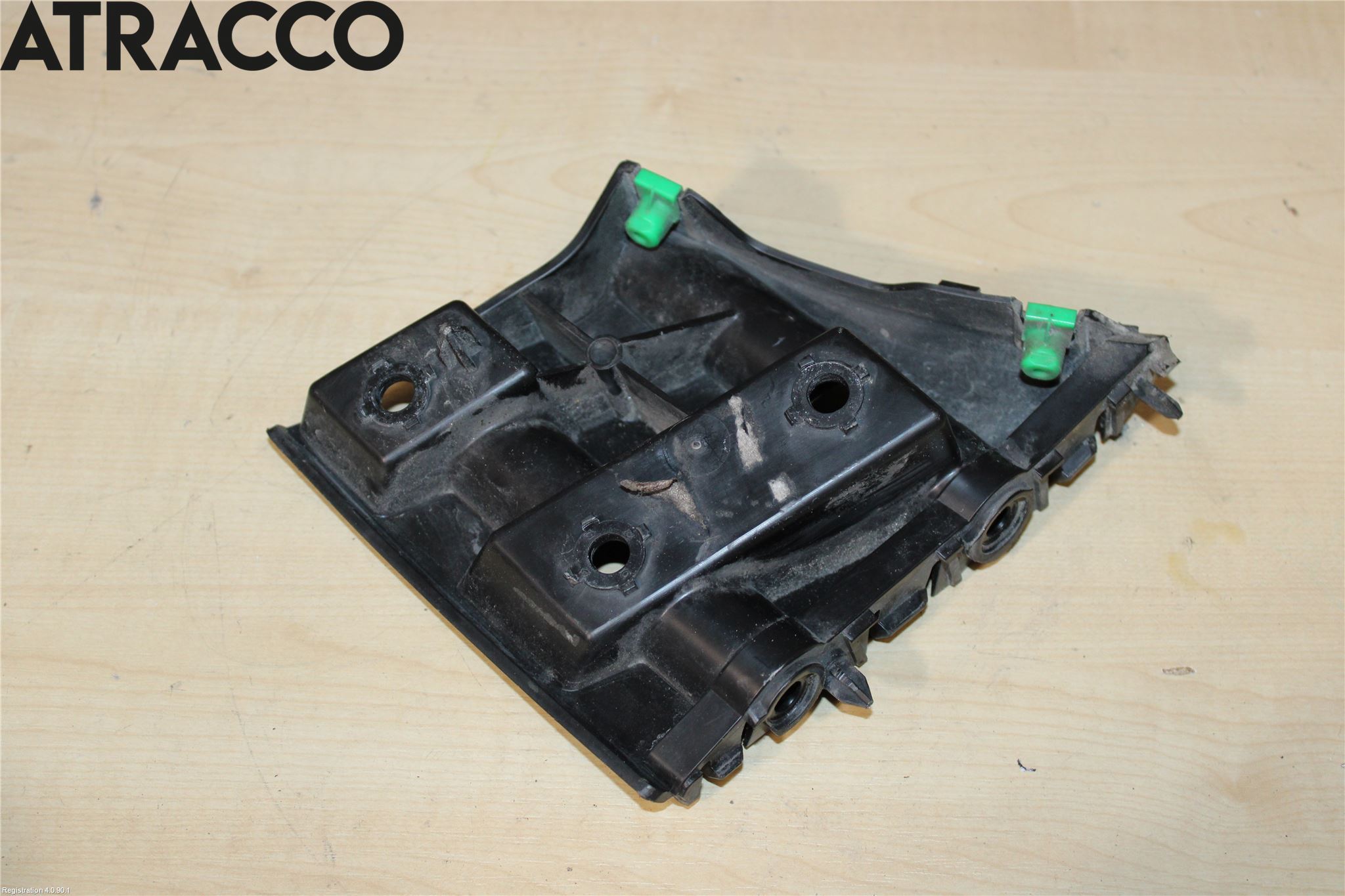 Volvo V40 12-19 Støtfangerfeste Foran Venstre