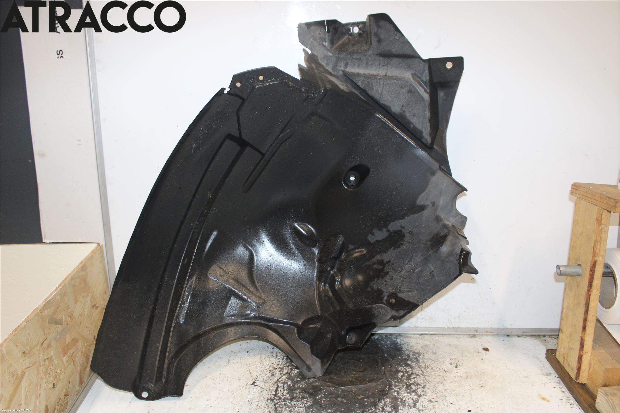 Mercedes-Benz MB E-KLASS (W212) 09-16 Skjerm Indre