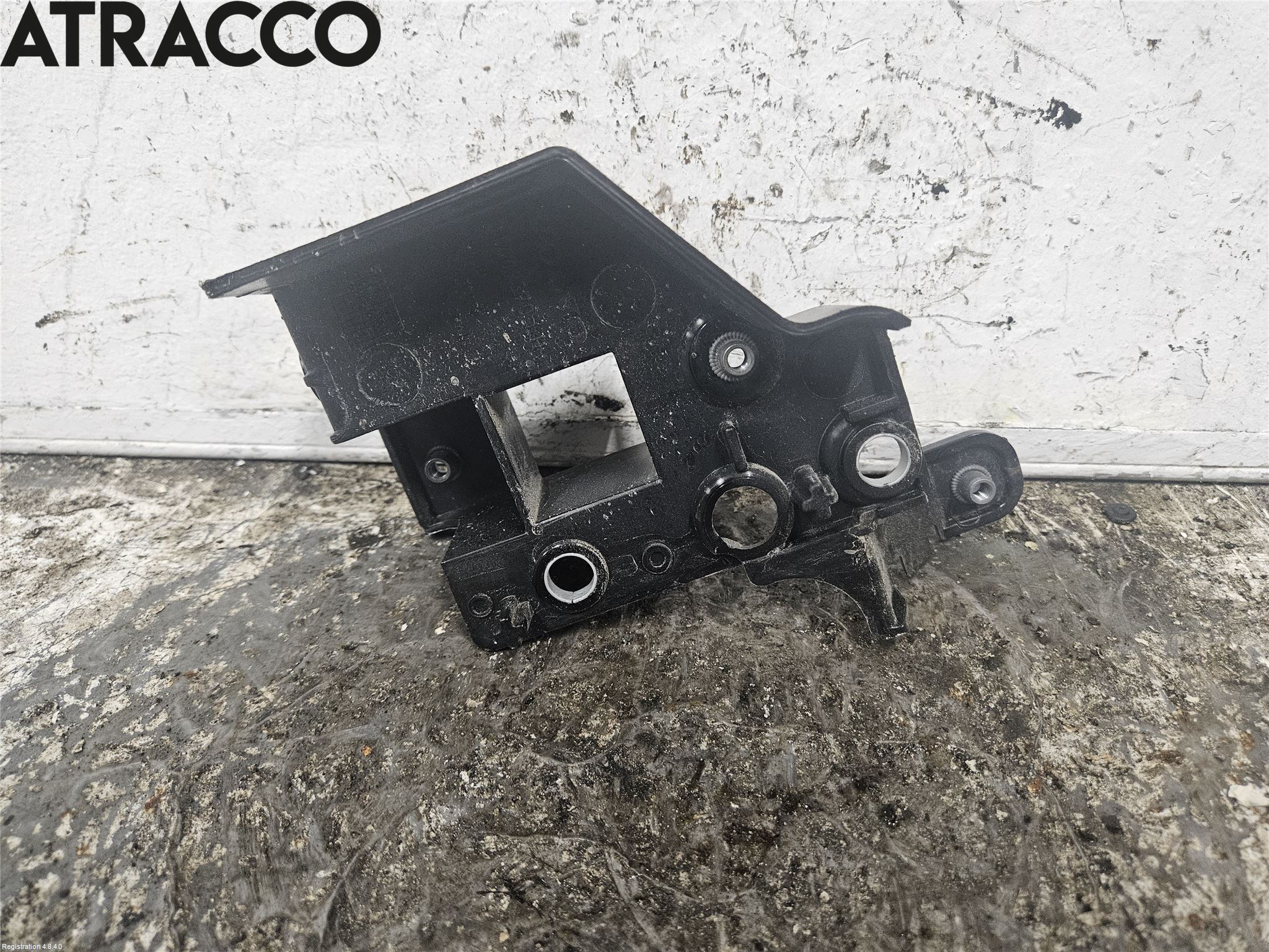 Volvo XC40/RECHARGE 18- Støtfanger Foran Feste