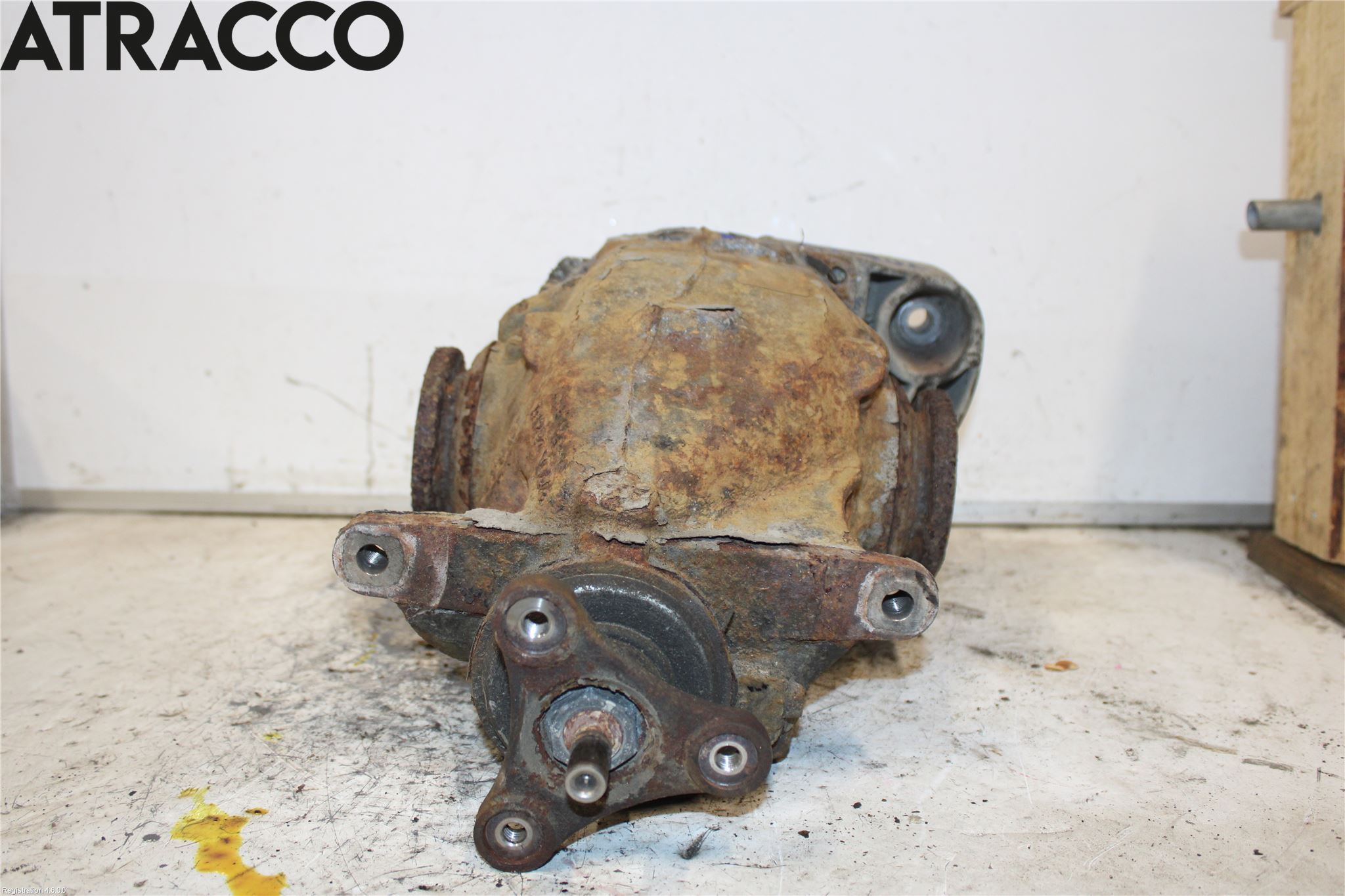 BMW 3 E90/91 SED/TOU 05-12 Bakaksel Kardang Bak -Diff