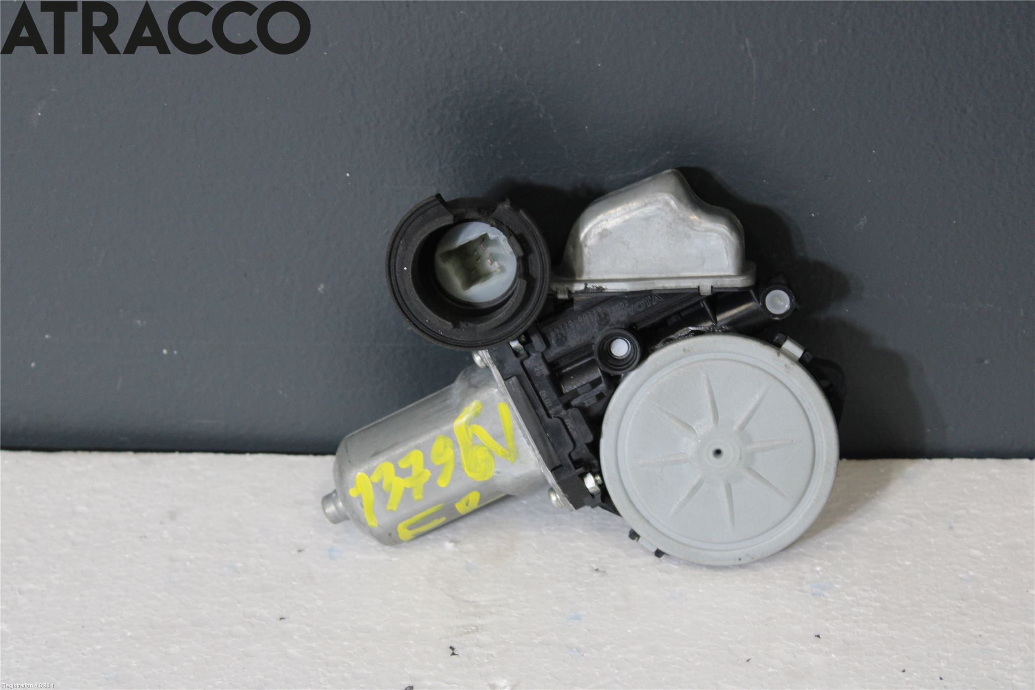 Toyota YARIS XP130 12-14 Vindusheis