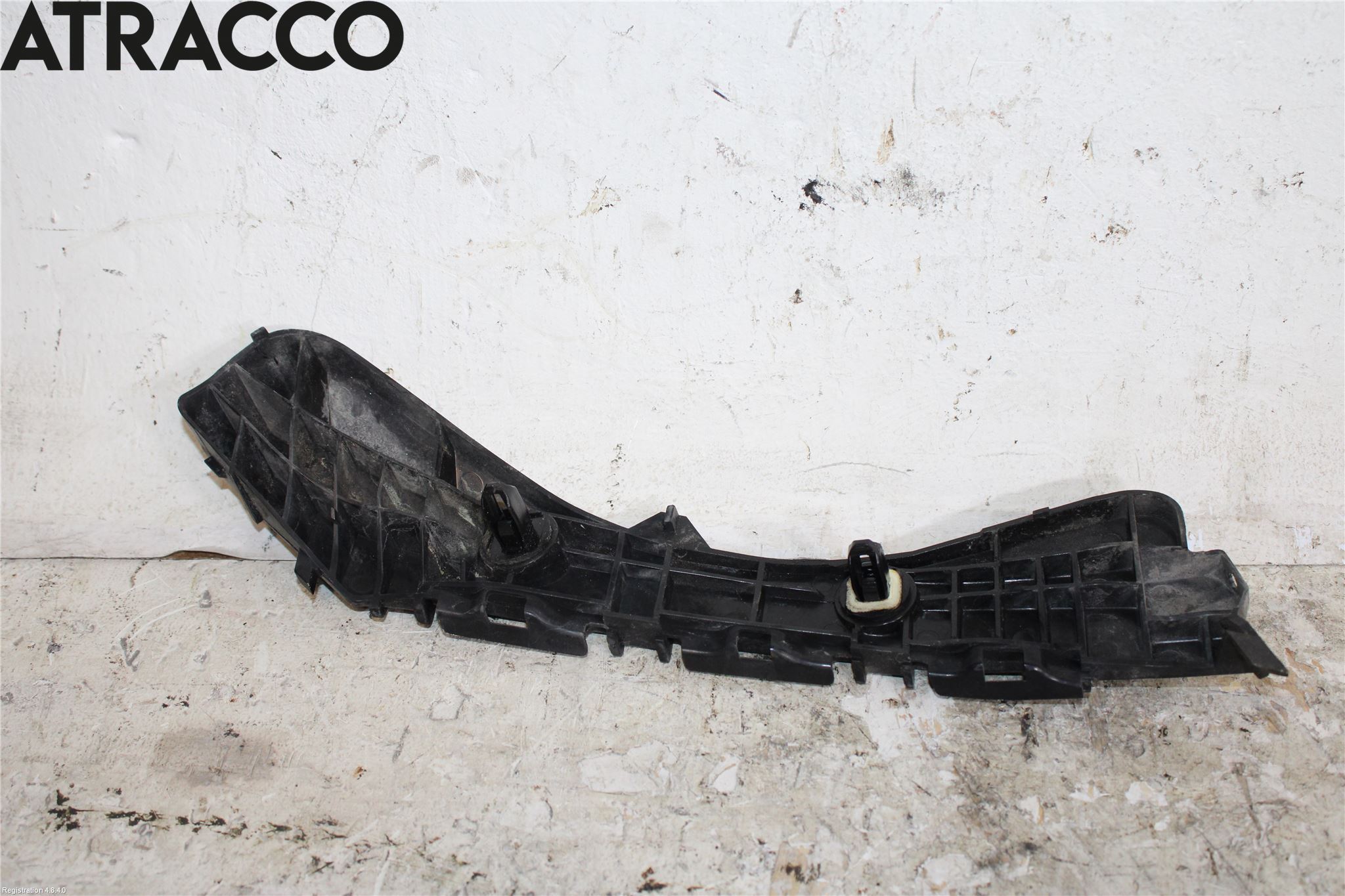 Toyota AURIS 10-12 Støtfangerfeste Bak Høyre