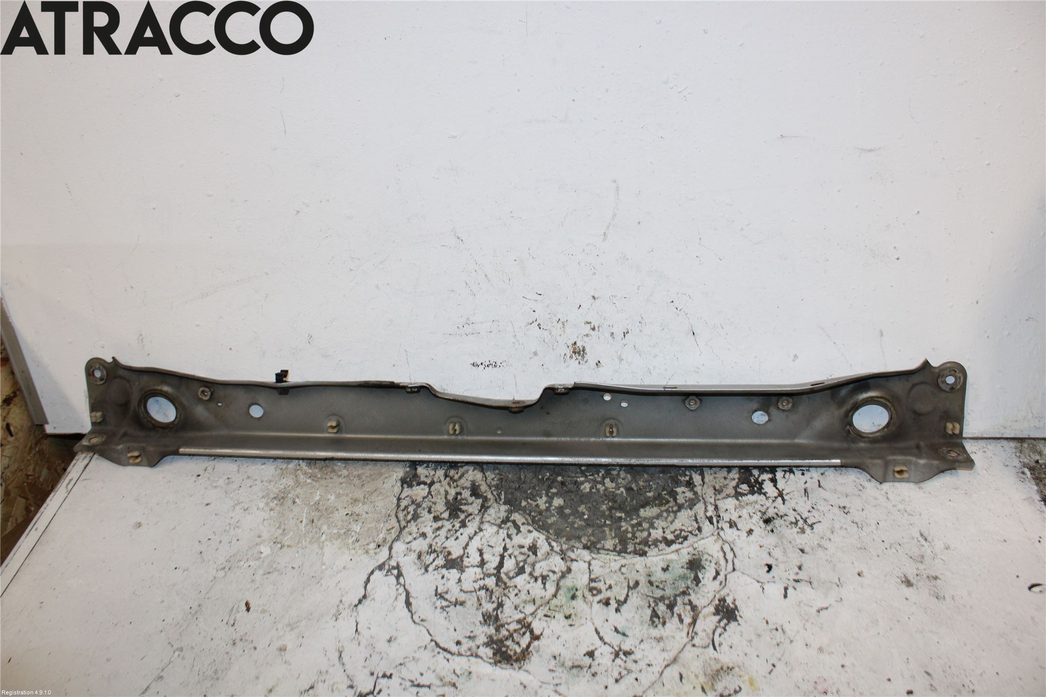 Toyota RAV 4 00-06 Radiator Feste - Ramme - Bjelk