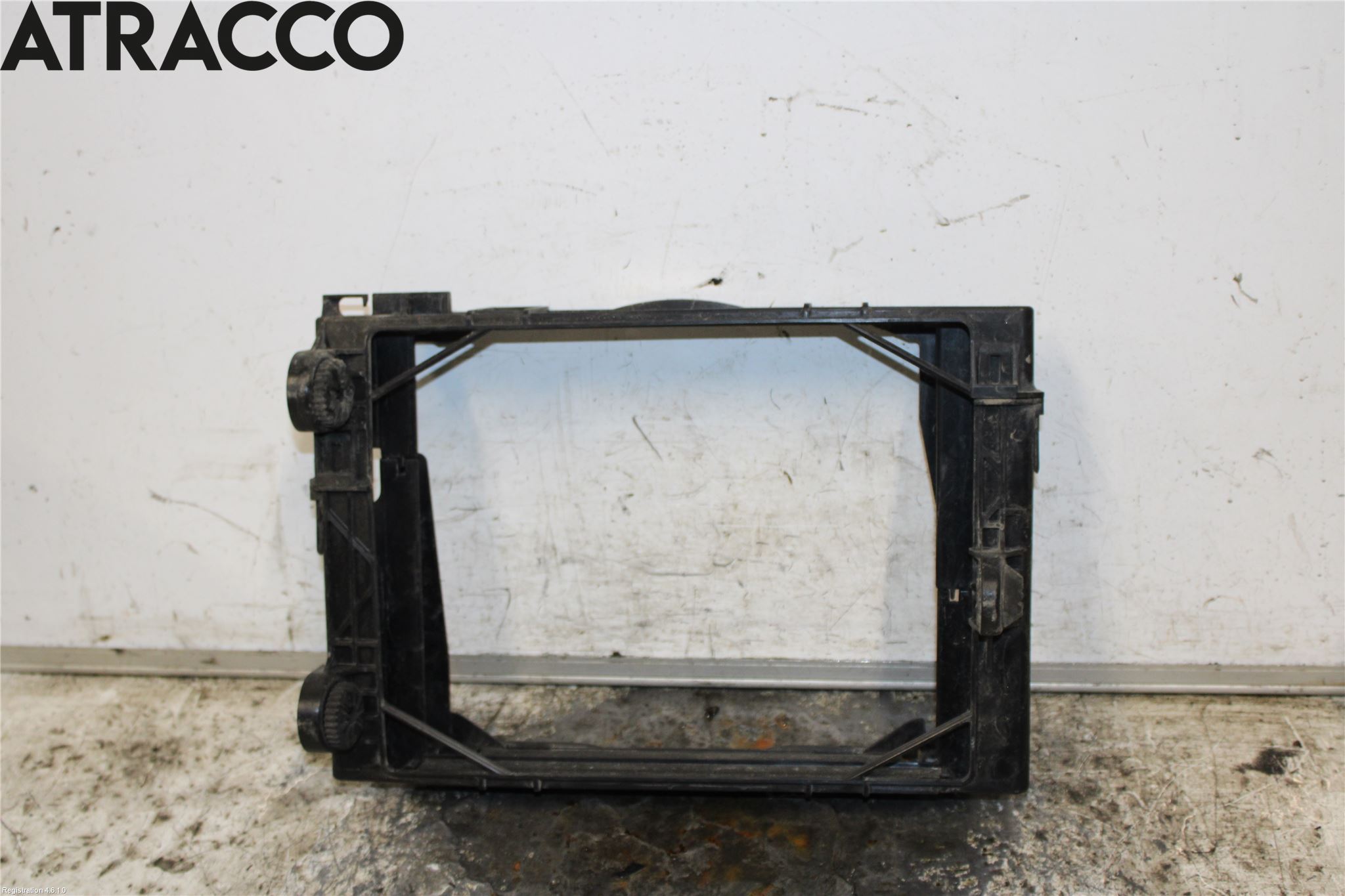 Volvo XC60 18- Radiator Feste - Ramme - Bjelk