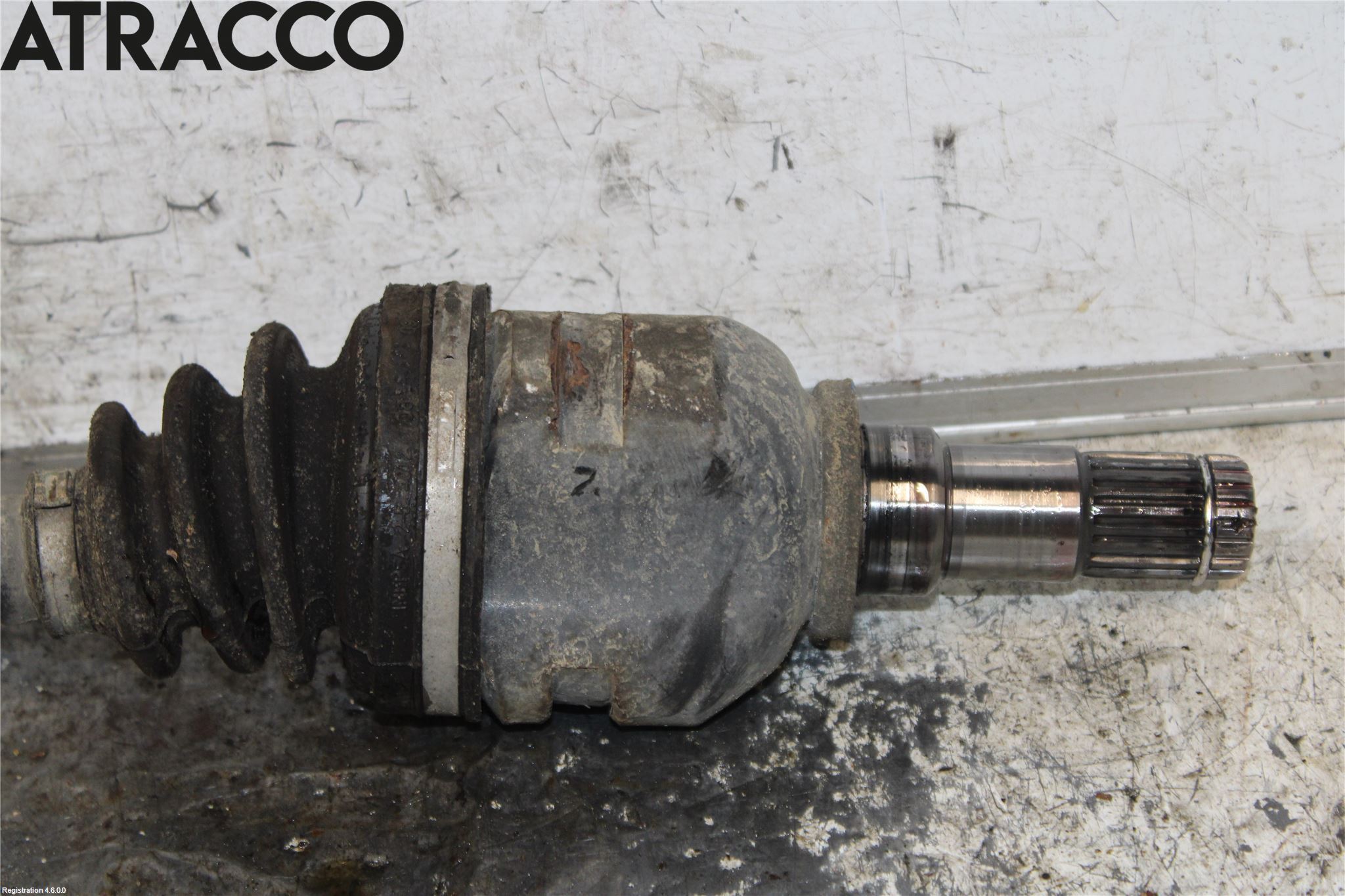 Toyota YARIS XP130 15-20 Drivaksel Foran Kompl Venstre